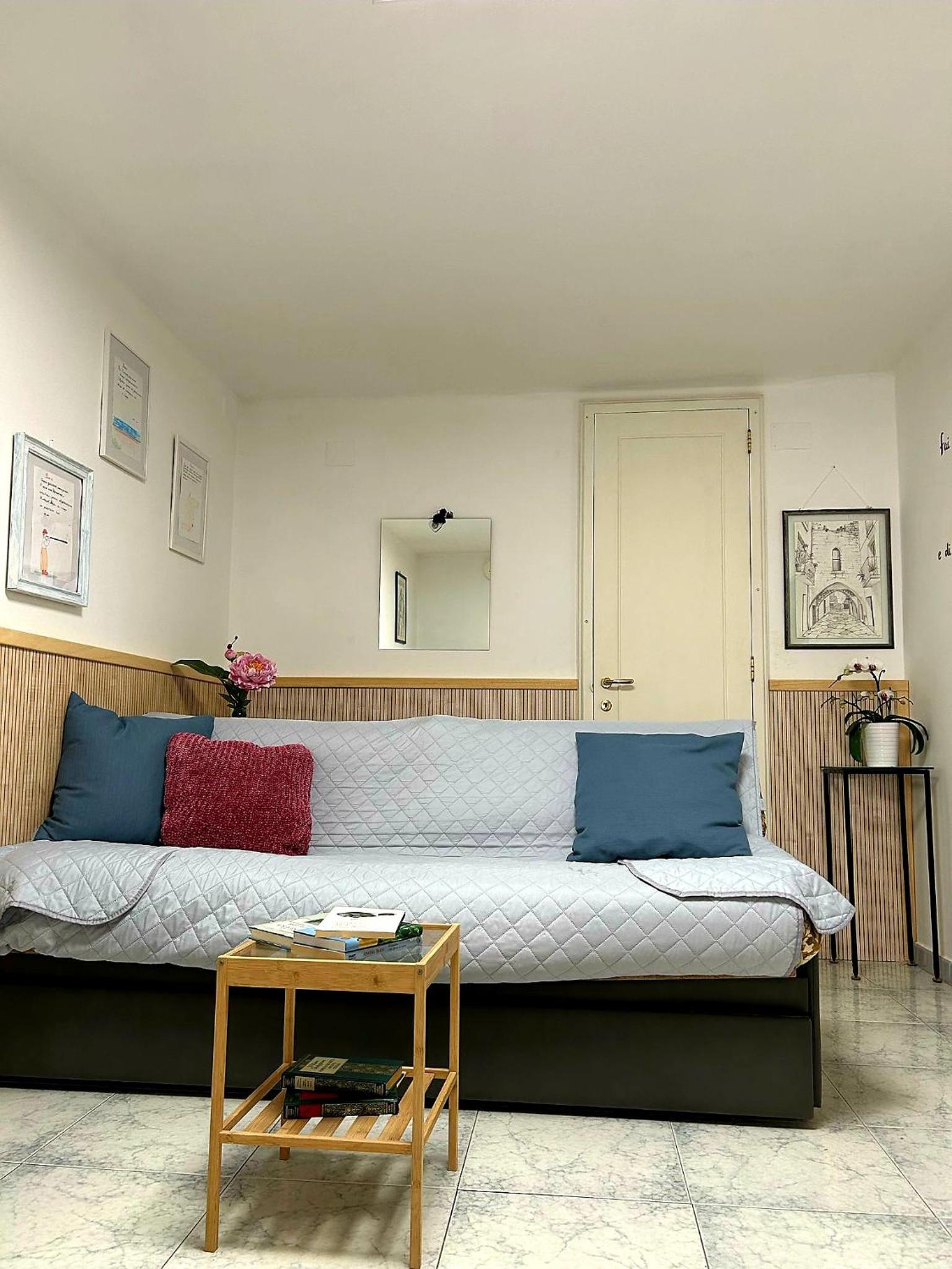 One-Bedroom House photo 2