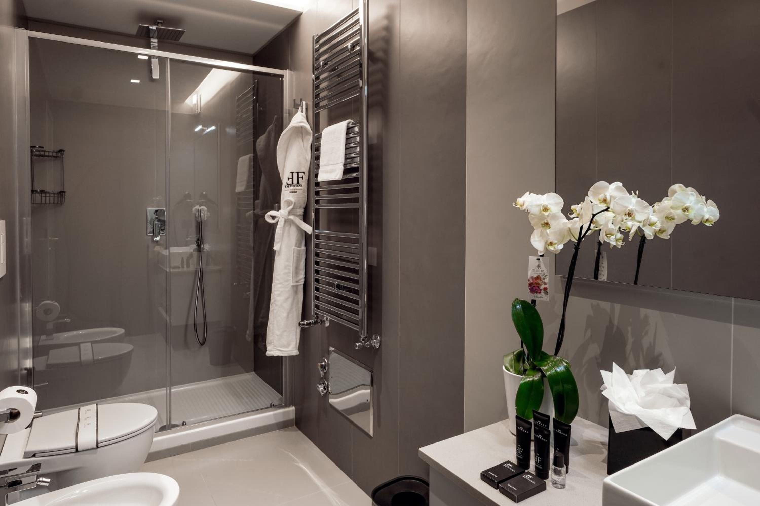 Junior Suite with Lateral Sea View - Photo 10