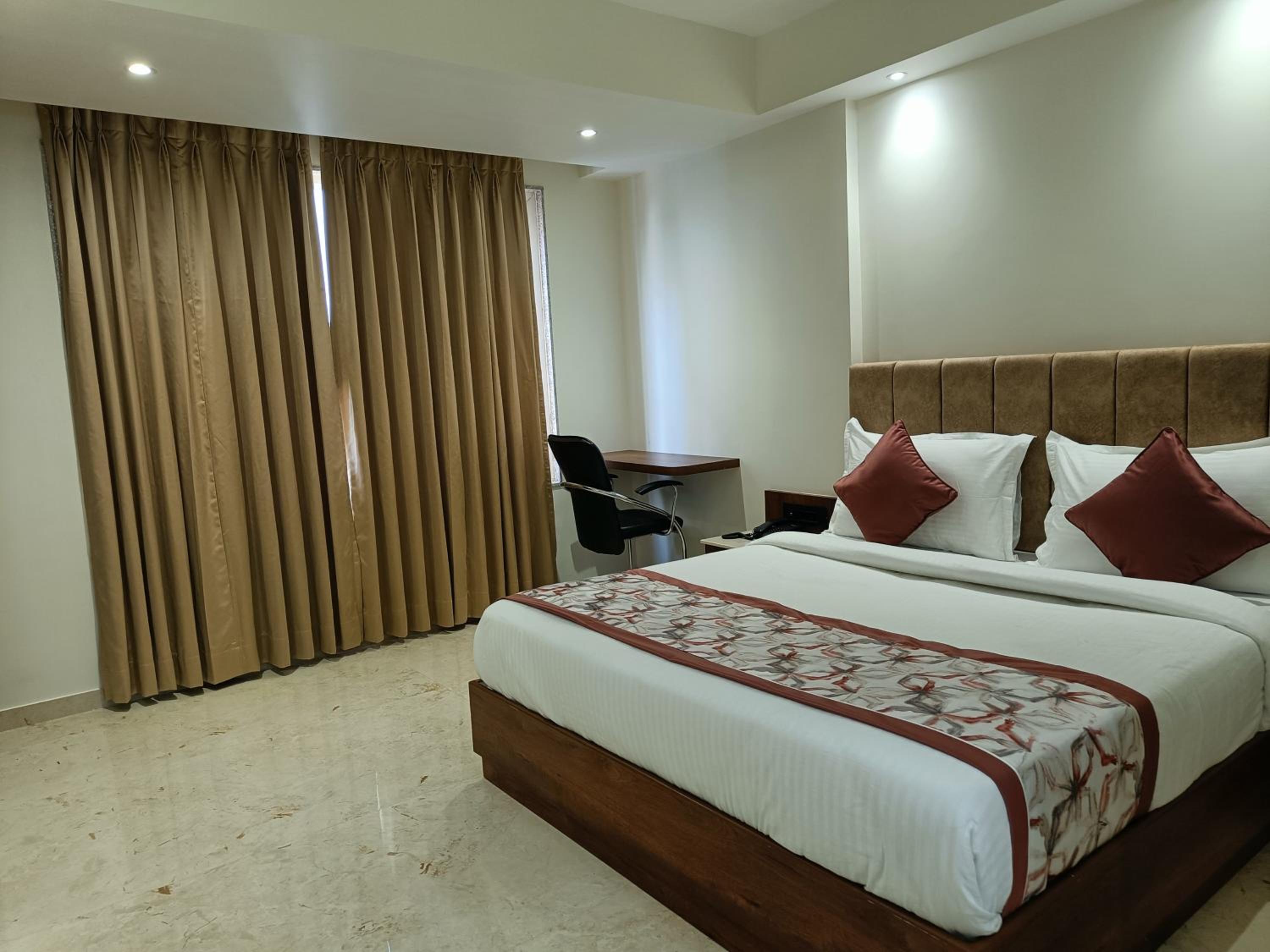 Deluxe Room - Photo 4