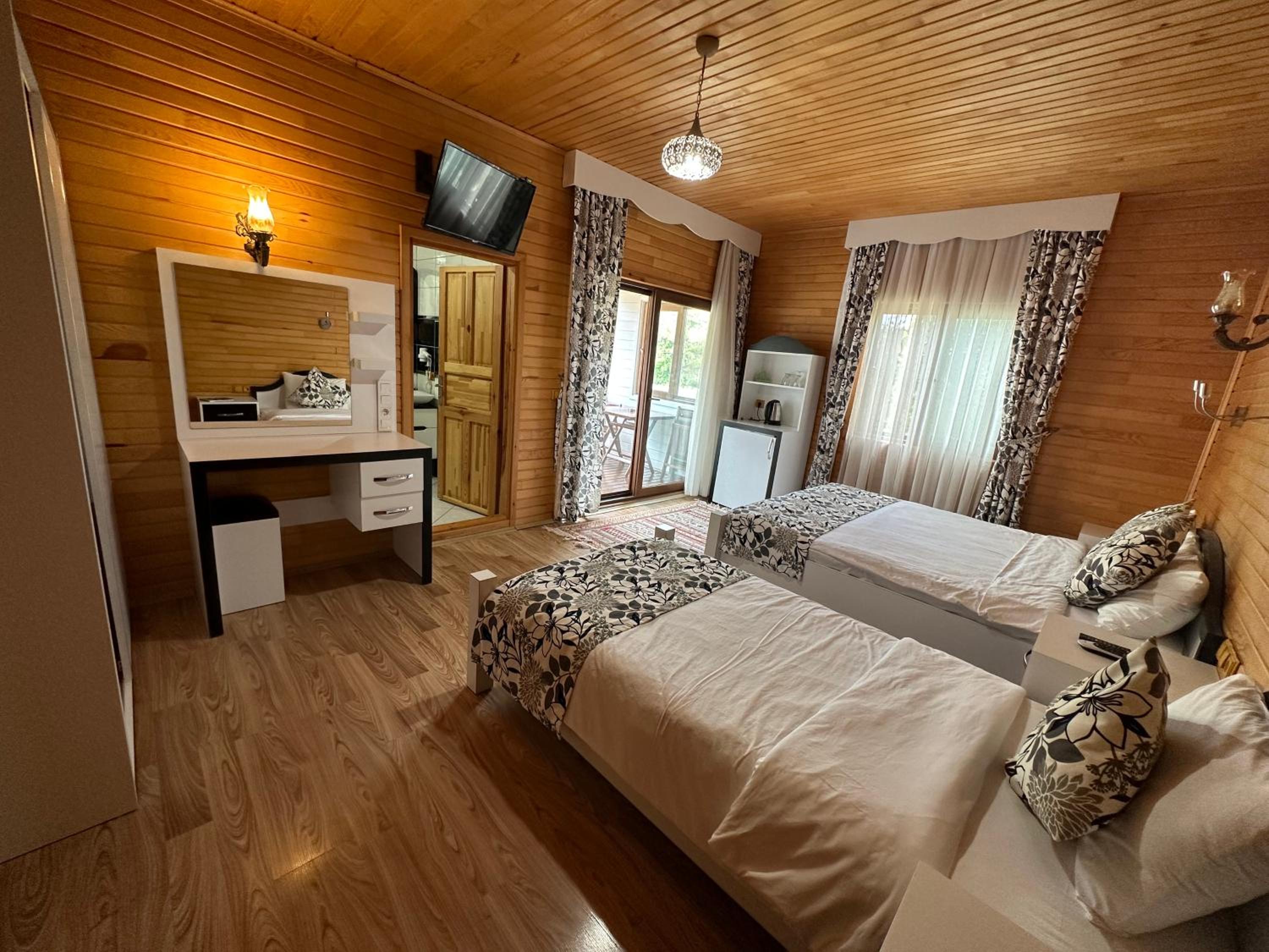 Deluxe Suite photo 2