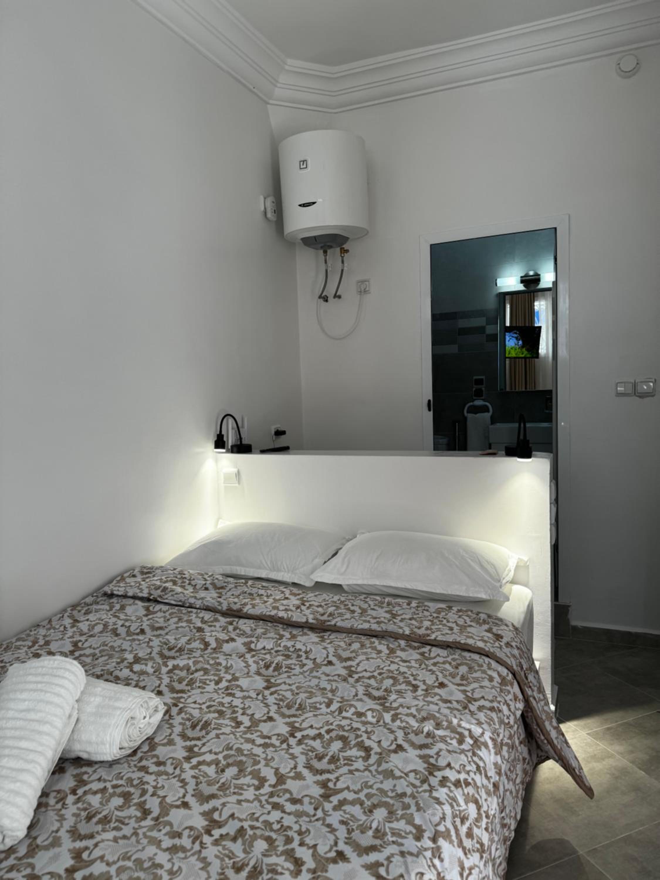 One-Bedroom Apartment photo 2