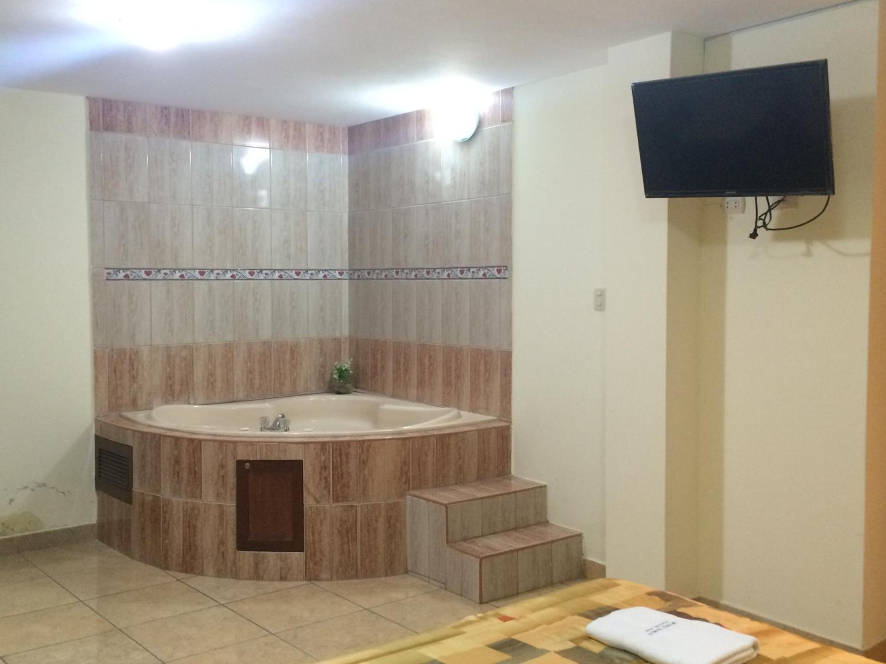 Double Room with Spa Bath photo 3