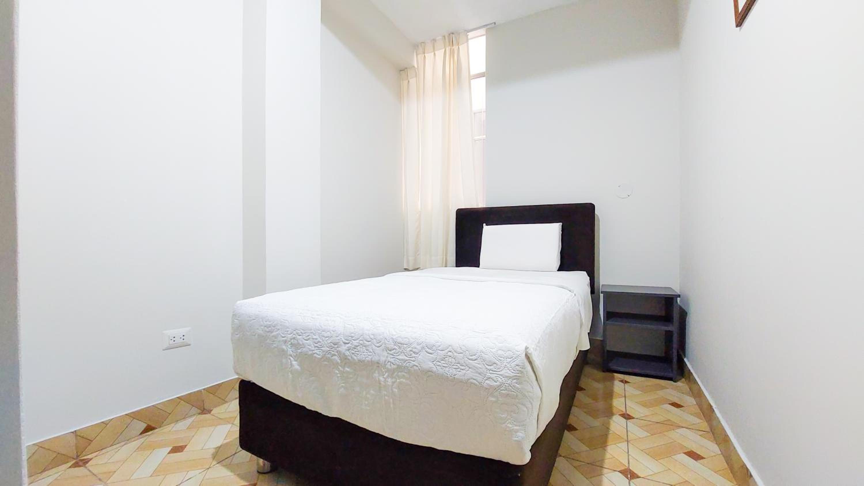 Single Room With Private Bathroom photo 2