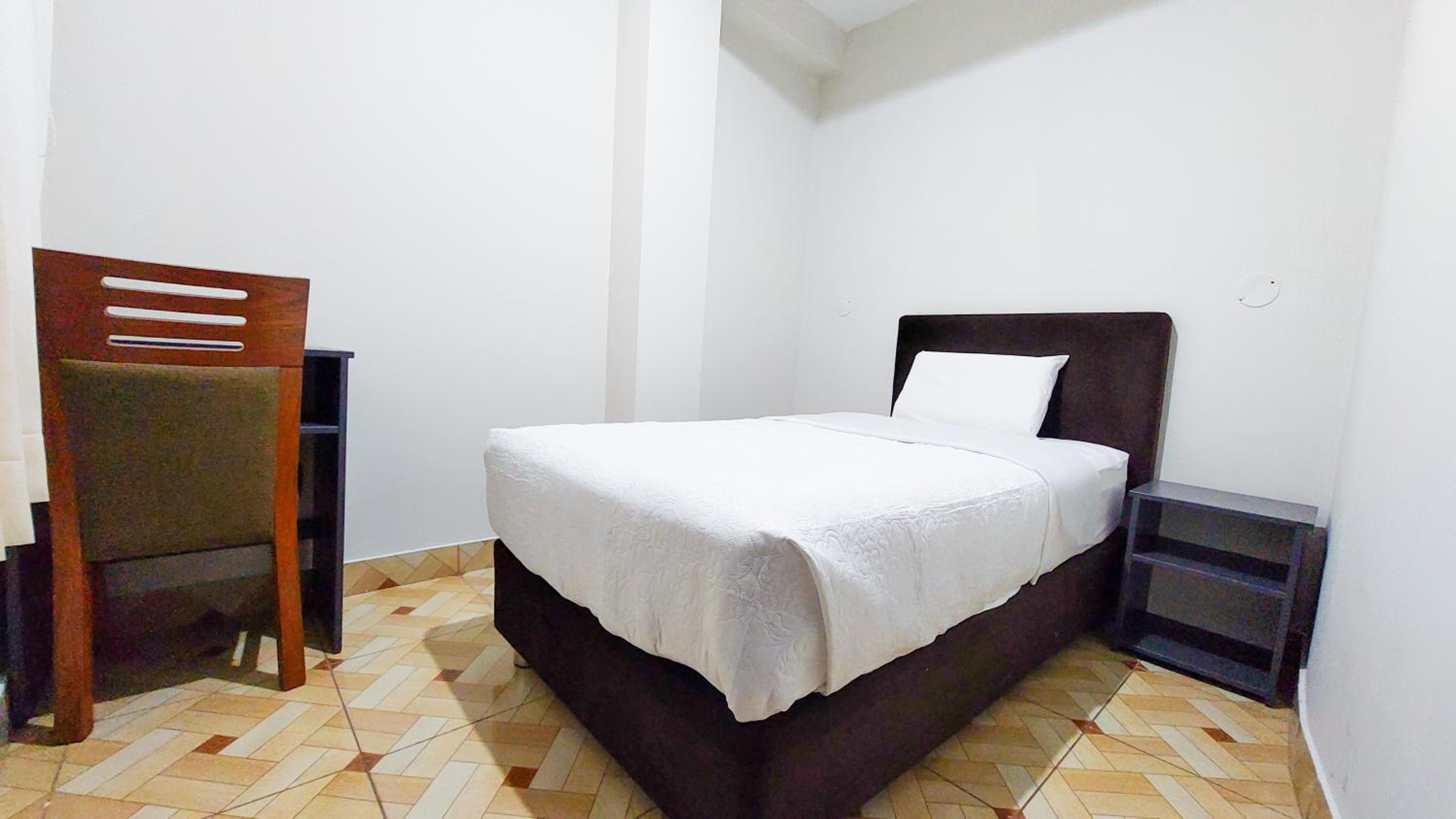 Single Room With Private Bathroom photo 3