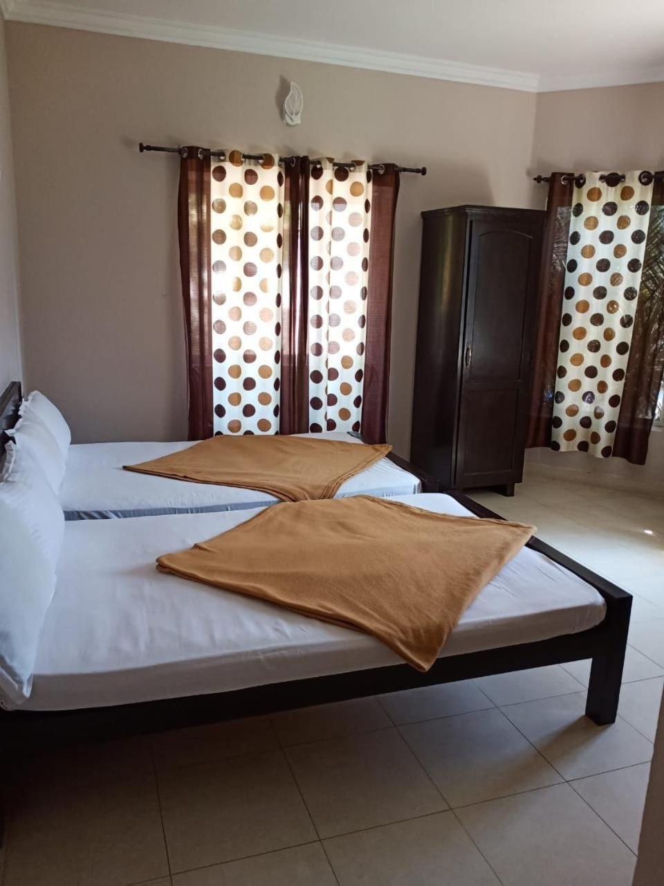 Economy Triple Room photo 1