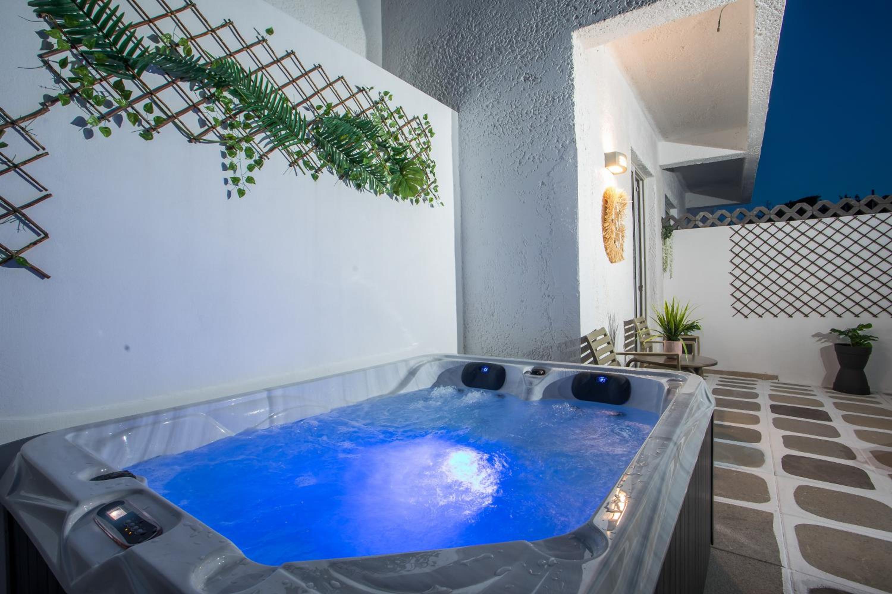 Superior Double or Twin Room with Hot Tub