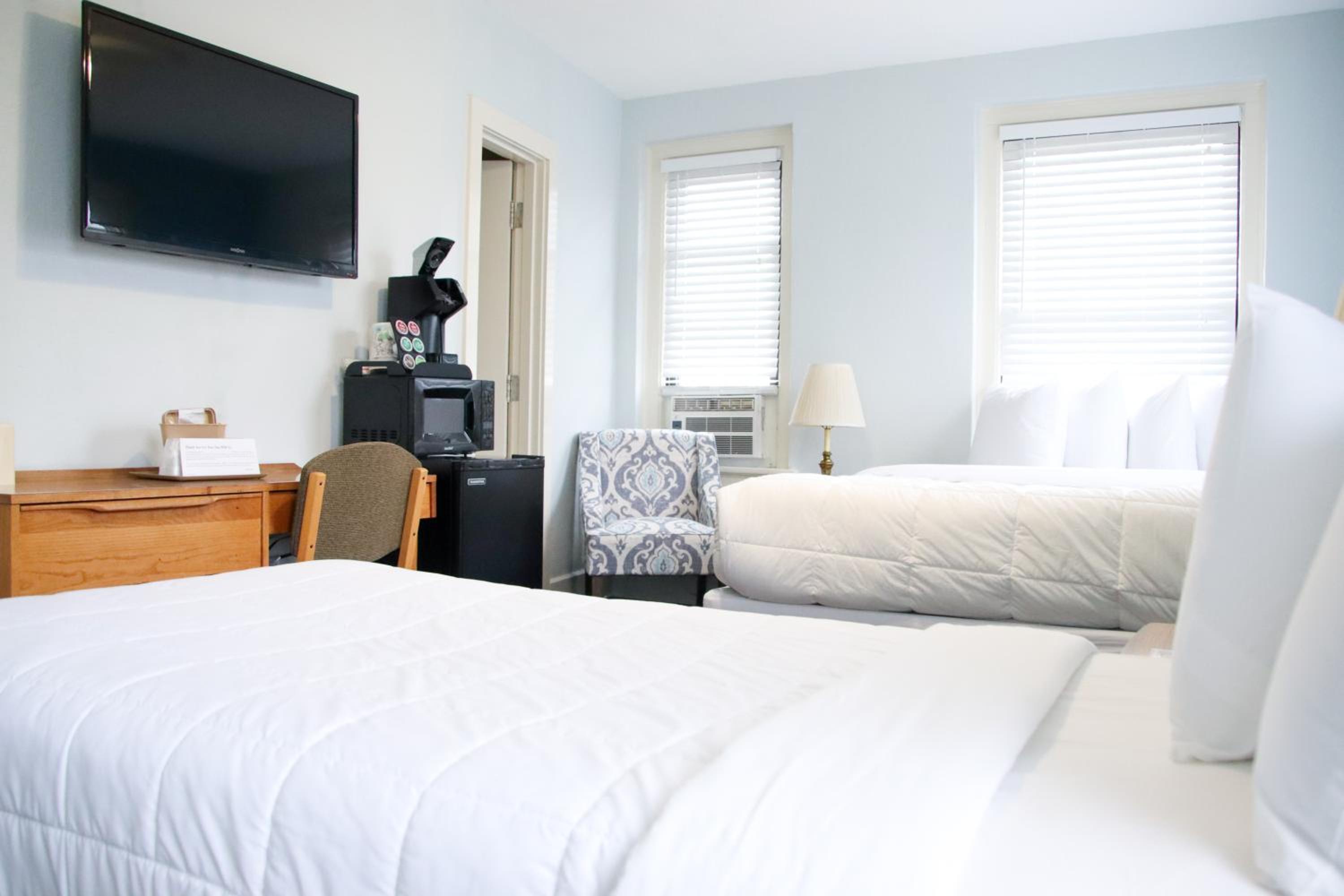 Economy Double Room photo 2