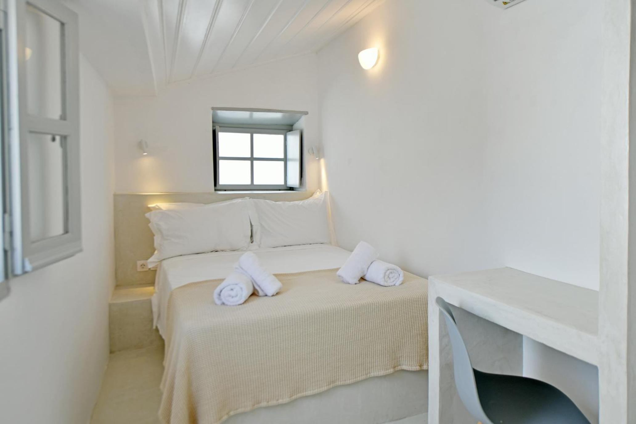 Studio with Sofa Bed photo 3