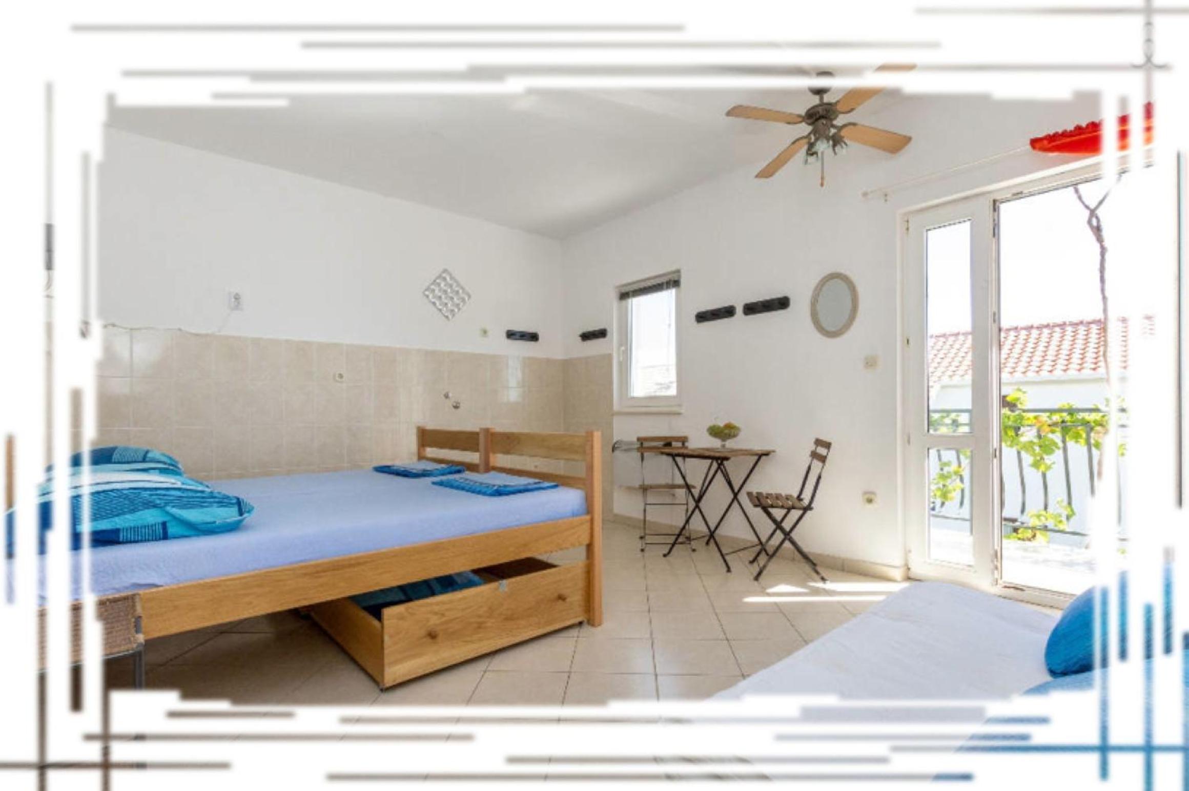 Standard Twin Room with Sea View photo 2