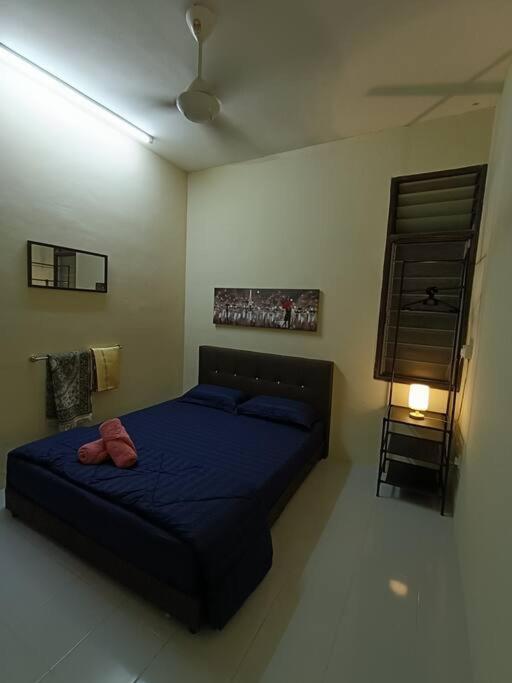 Three-Bedroom House photo 2