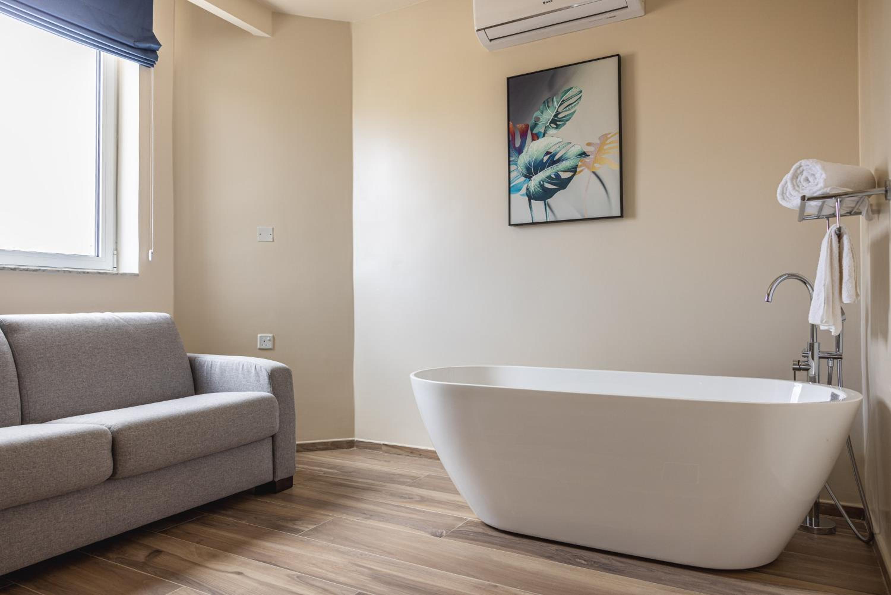 Family Double Room - Photo 7