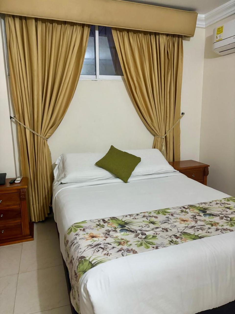 Standard Double Room - Photo 1