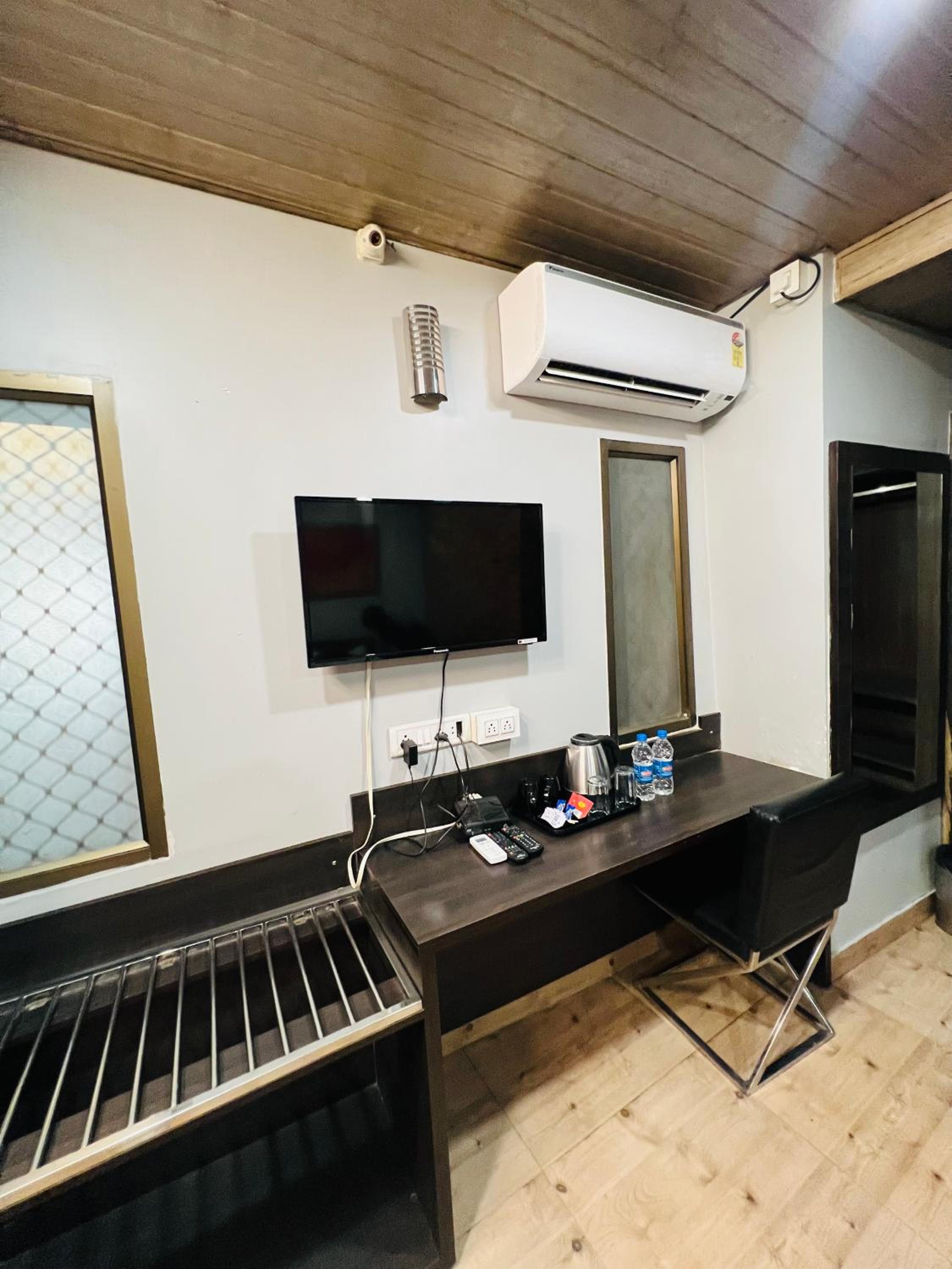 Deluxe Double Room - Photo 15