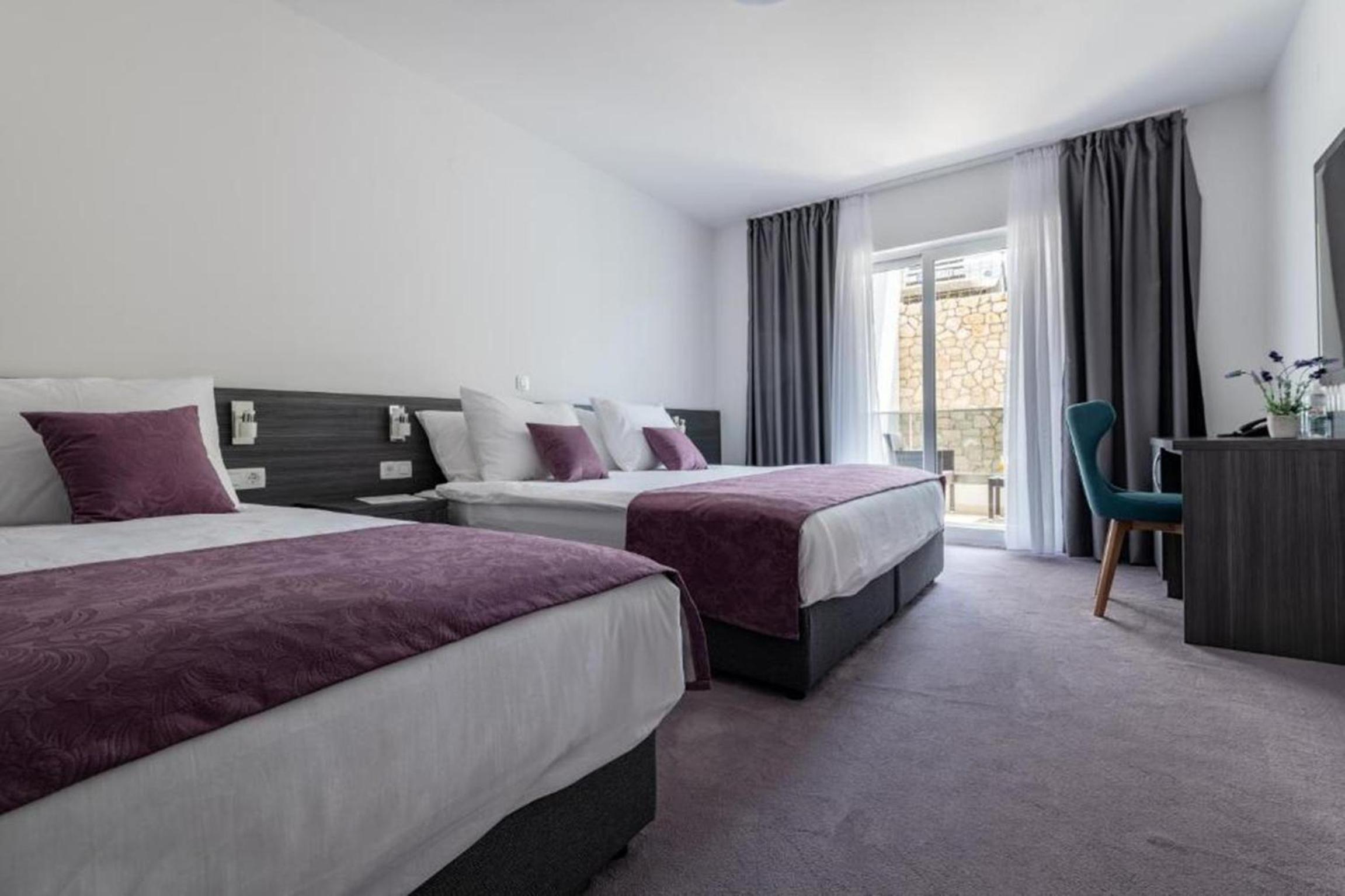 Deluxe Triple Room with Sea View photo 2