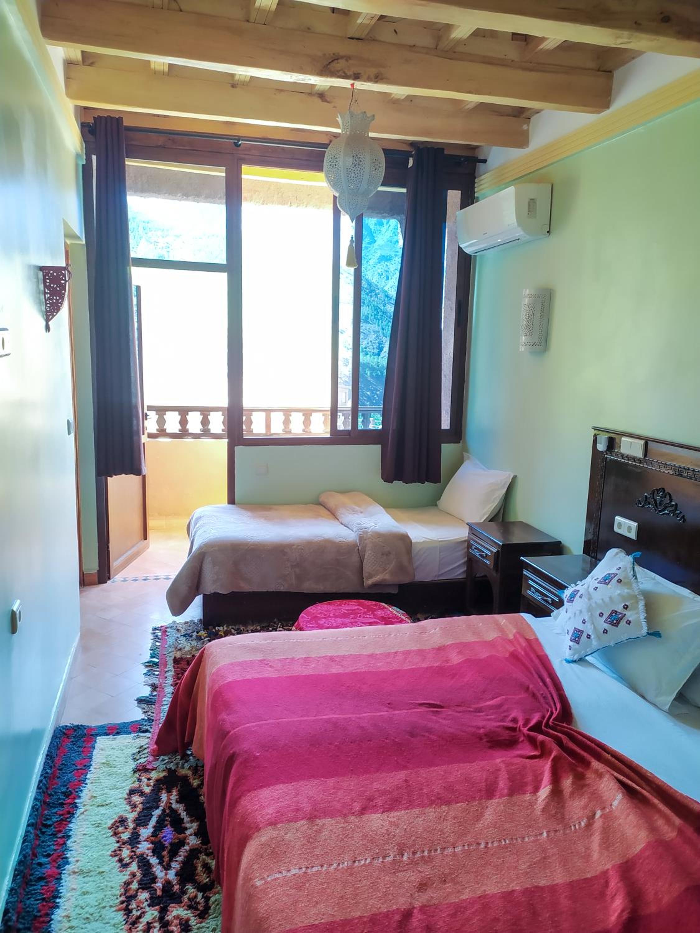 Double or Twin Room with Balcony - Photo 2