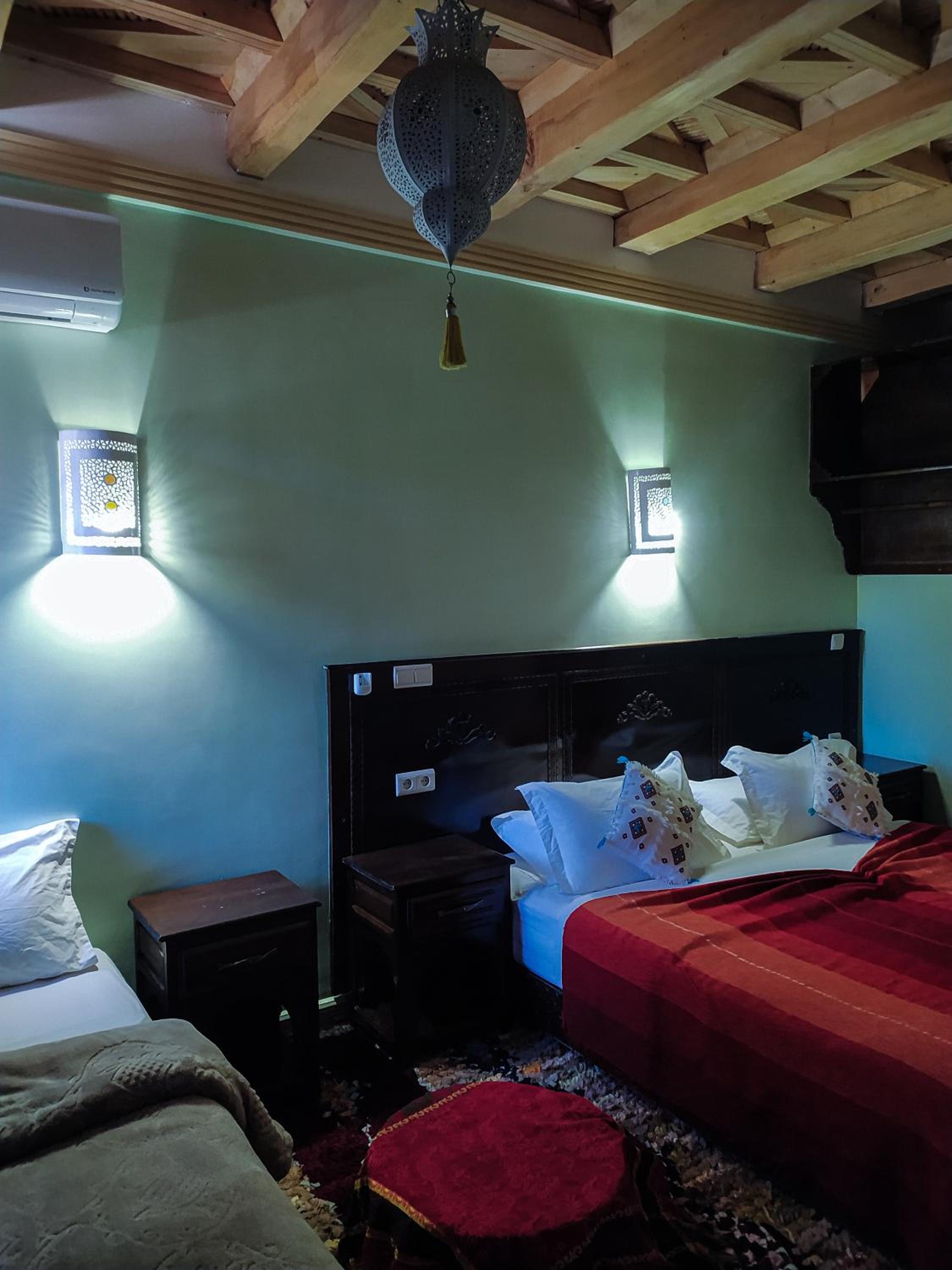 Double or Twin Room with Balcony - Photo 3