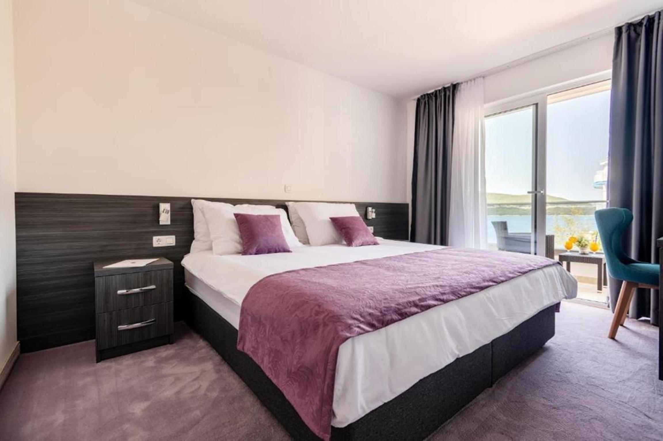 Double Room with Balcony and Side Sea View