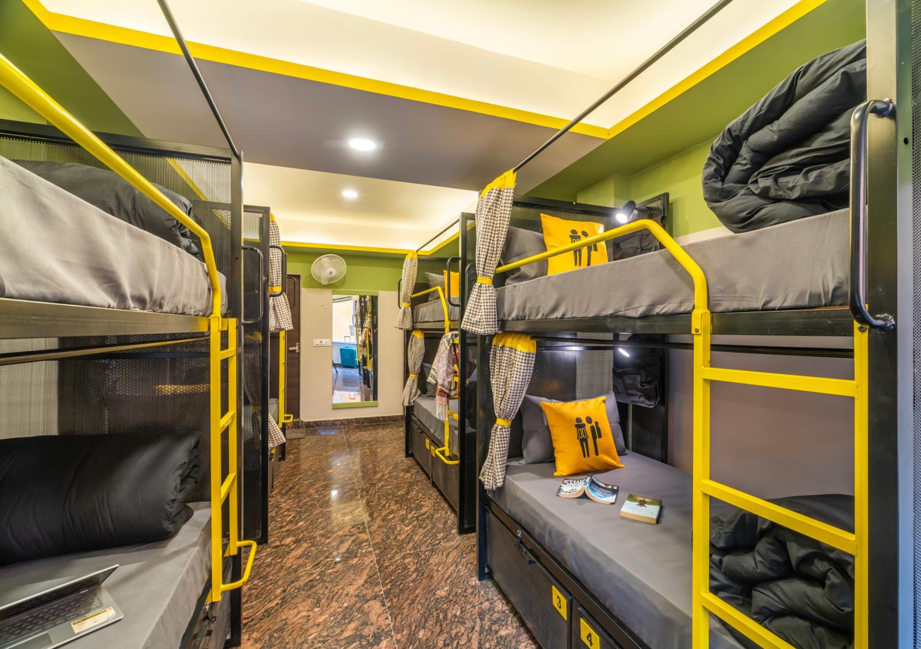 Bed in 8-Bed Mixed Dormitory Room photo 1