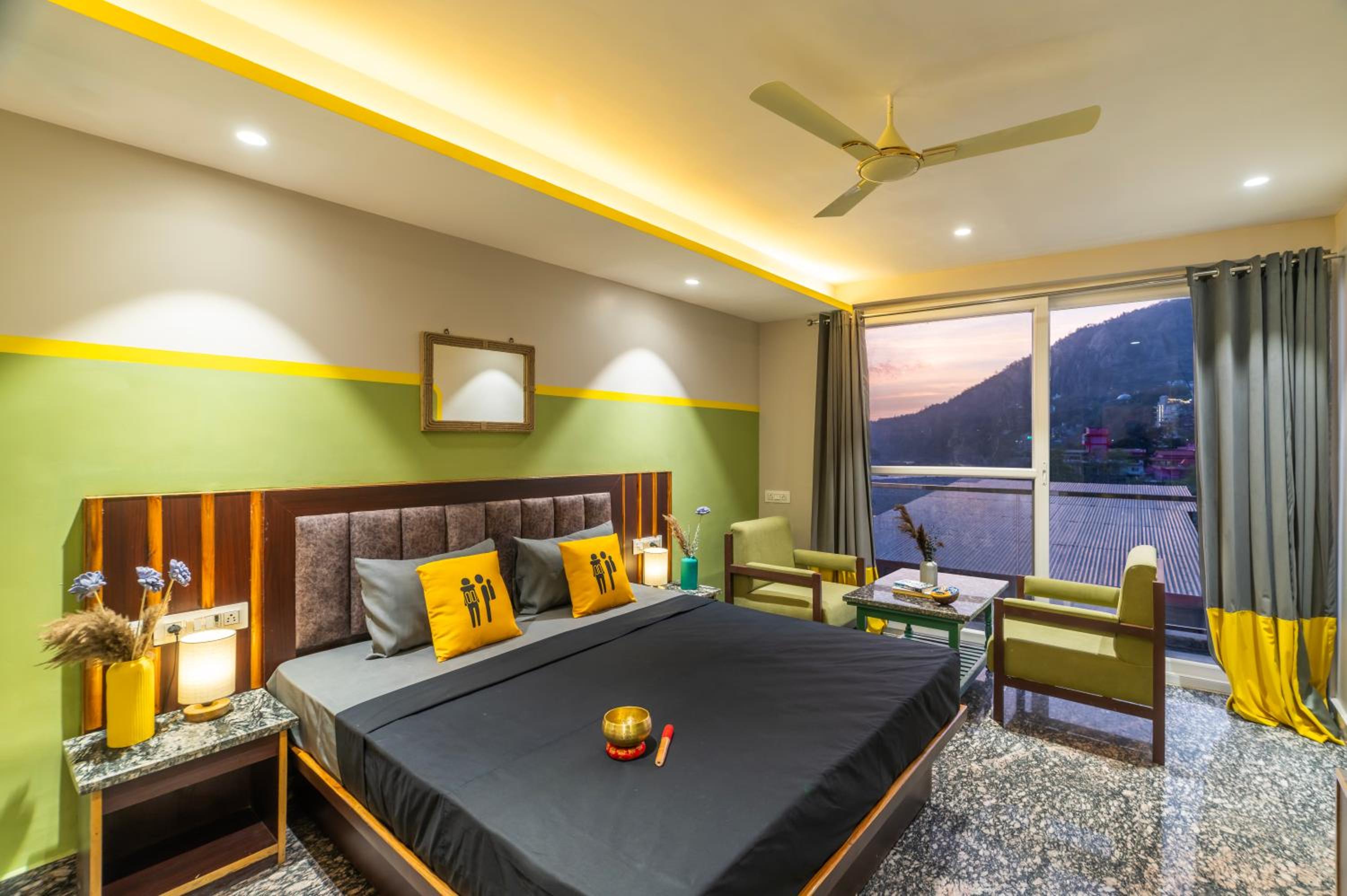 Superior Double Room with Balcony - Photo 4