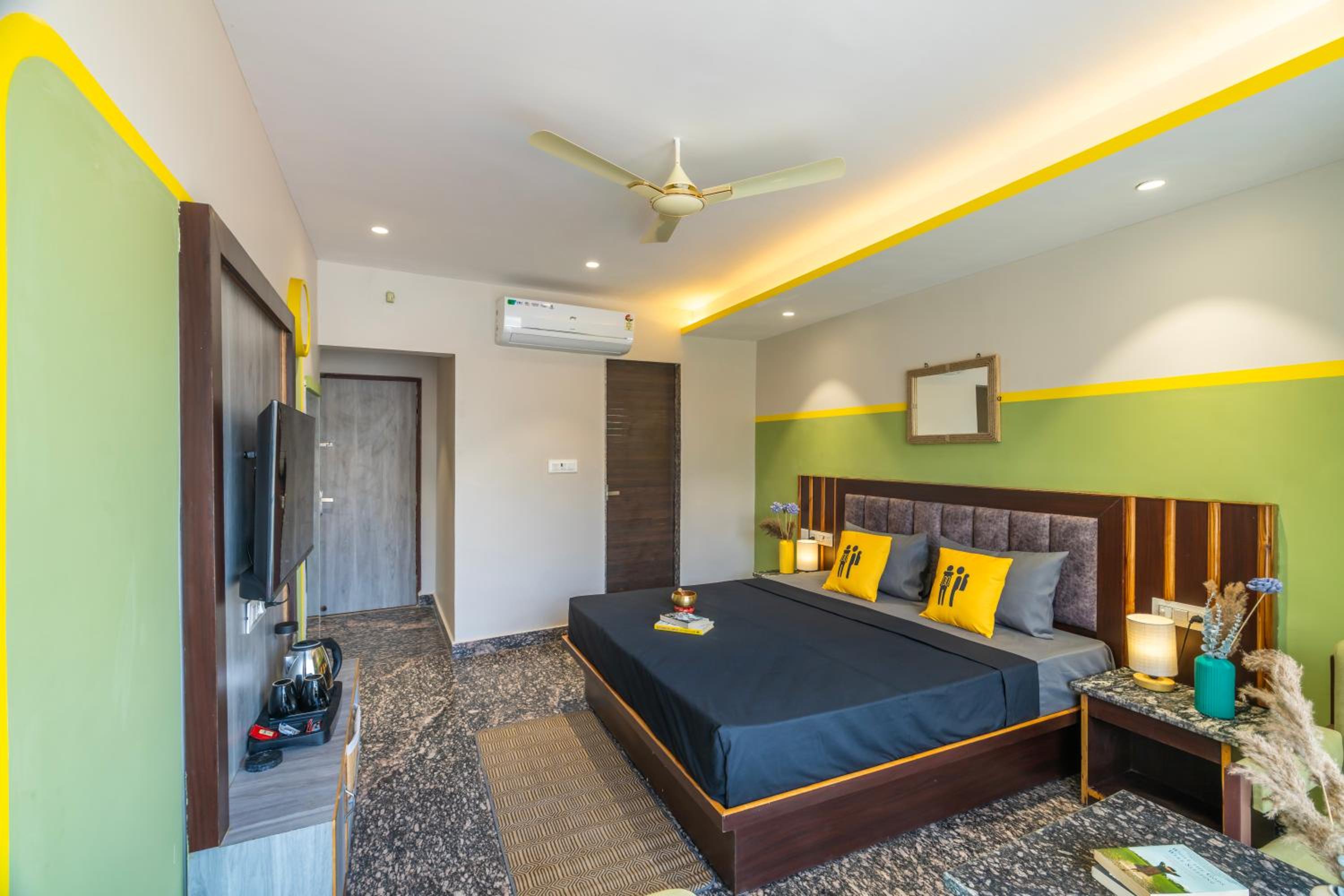 Superior Double Room with Balcony - Photo 5