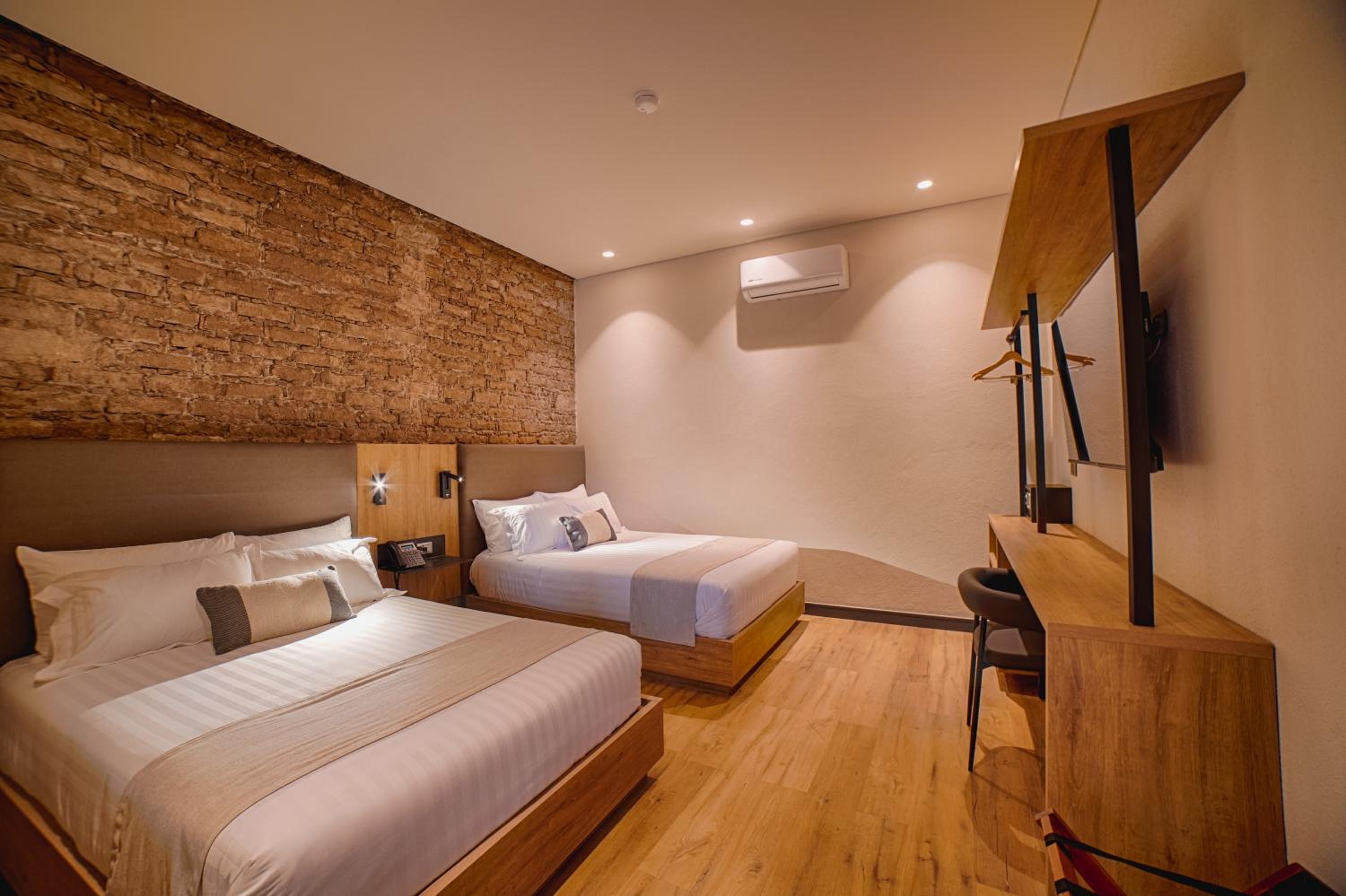 Double Room with Two Double Beds photo 2