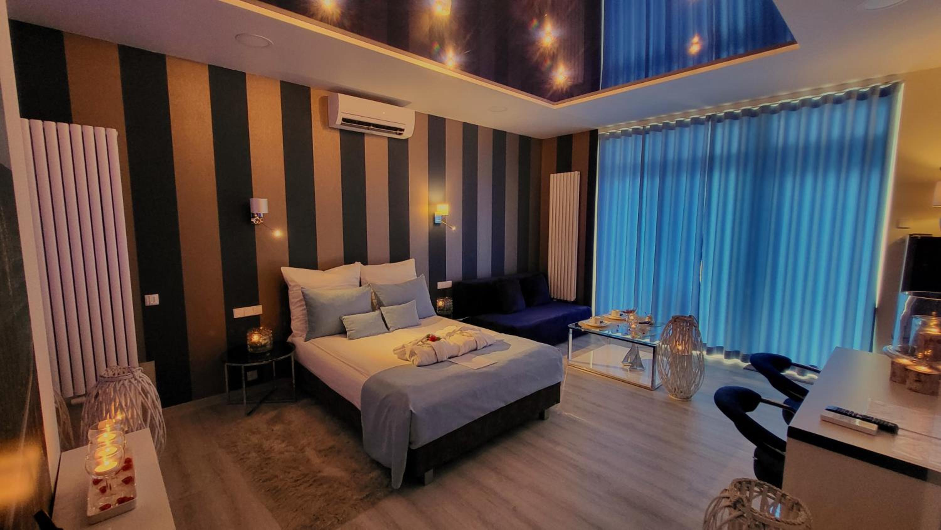 Studio Apartment with Kitchenette and Bath with Jacuzzi - Photo 9