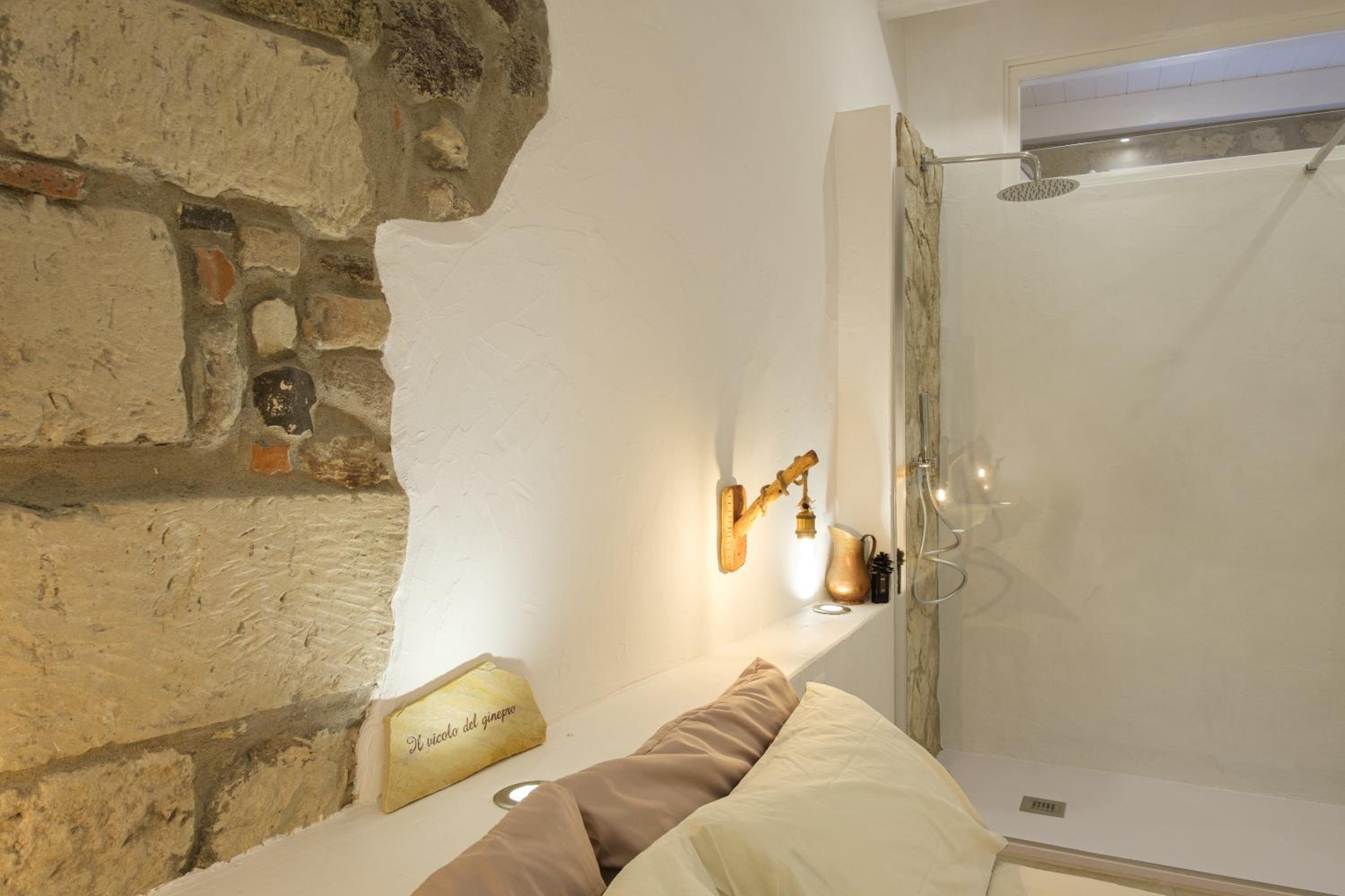 Double Room with Spa Bath photo 2