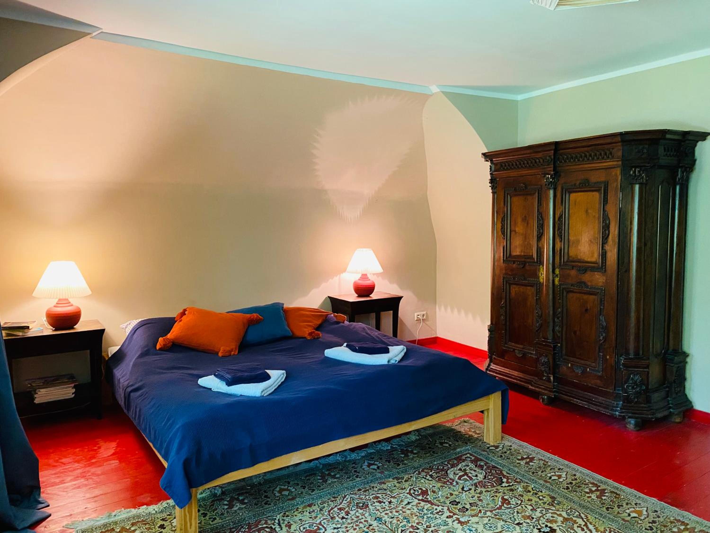 Four-Bedroom House photo 3