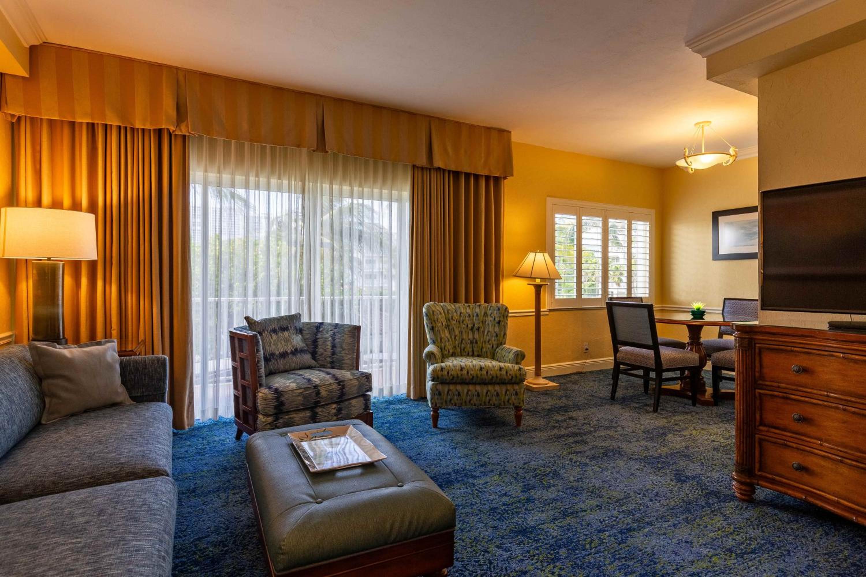 Deluxe Suite - Photo 3