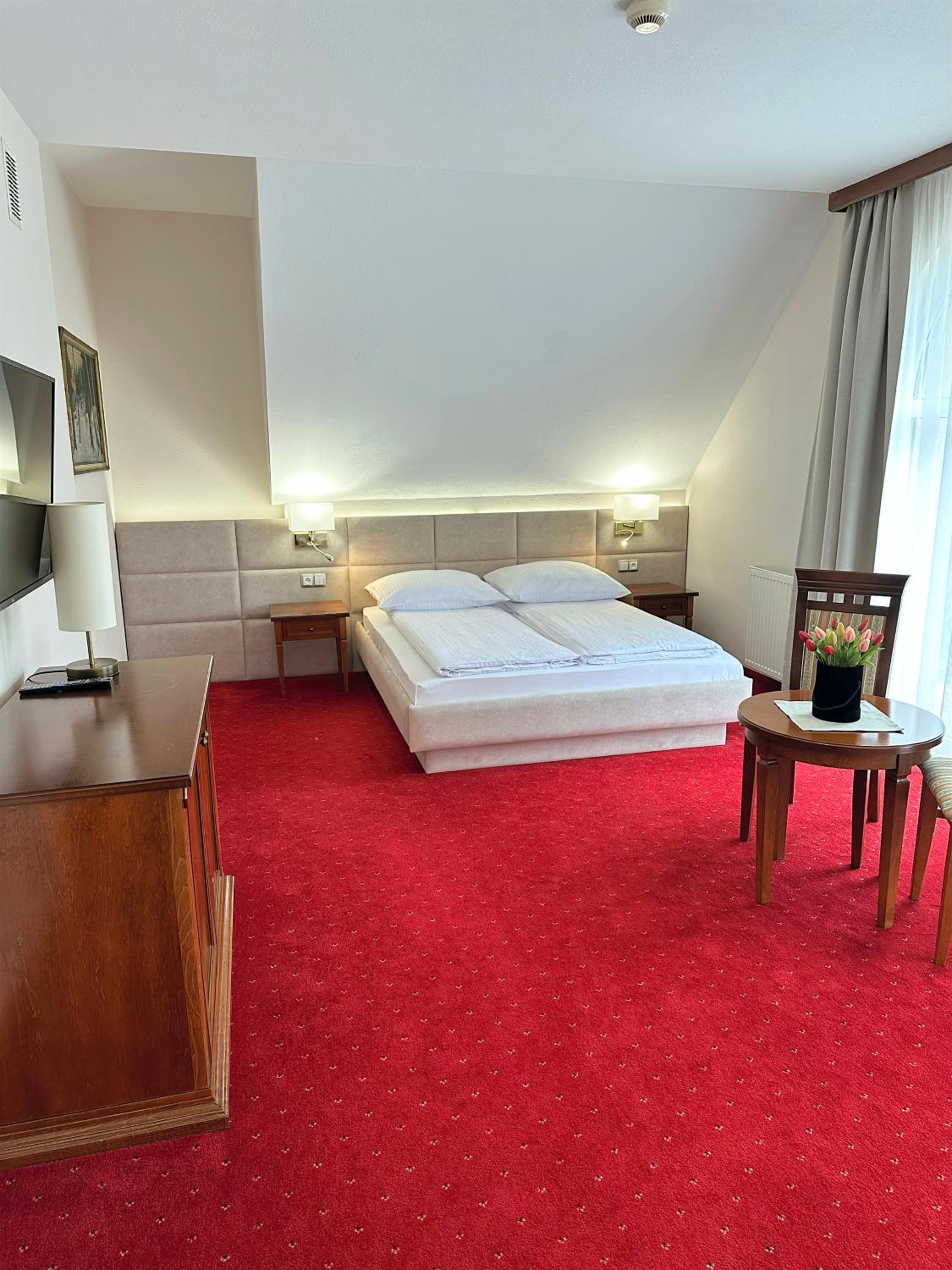 One-Bedroom Suite photo 1