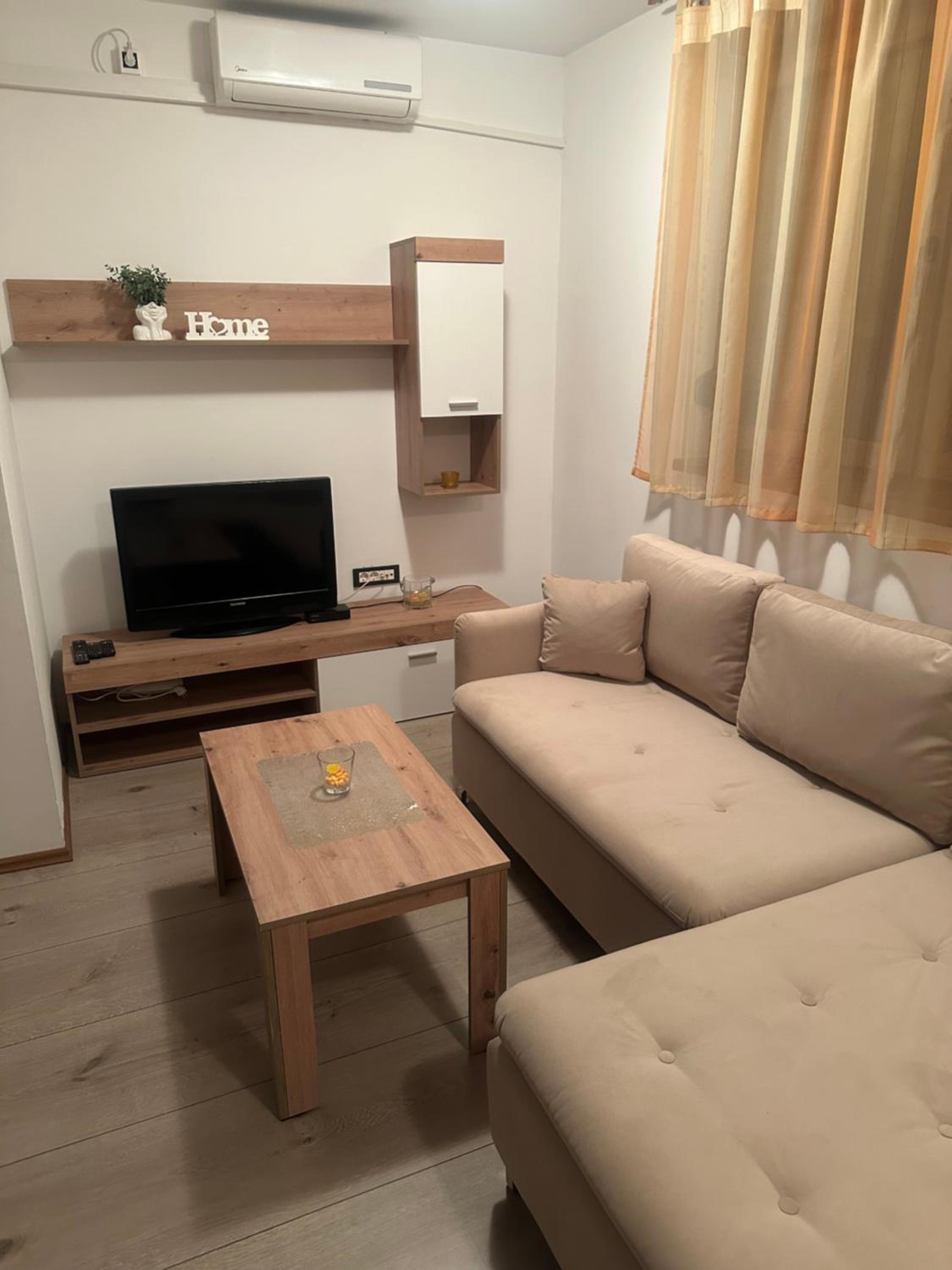 One-Bedroom Apartment - Photo 7
