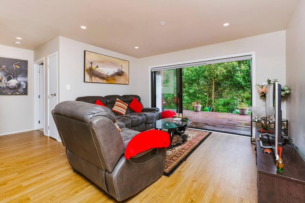 One-Bedroom House photo 2