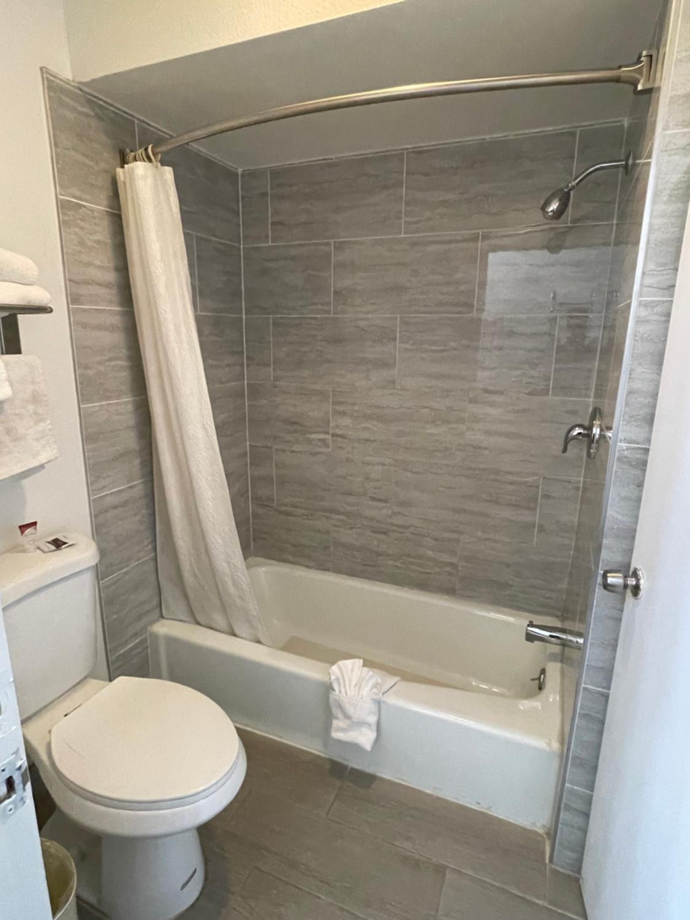 Single Room - Disability Access photo 2