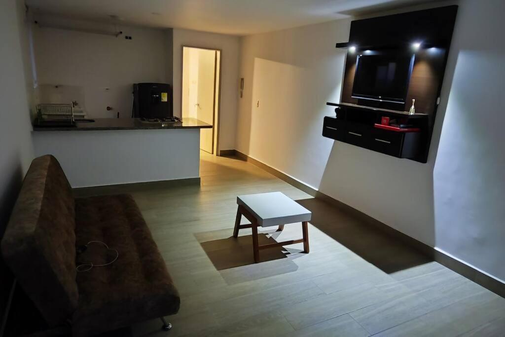 One-Bedroom Apartment photo 1