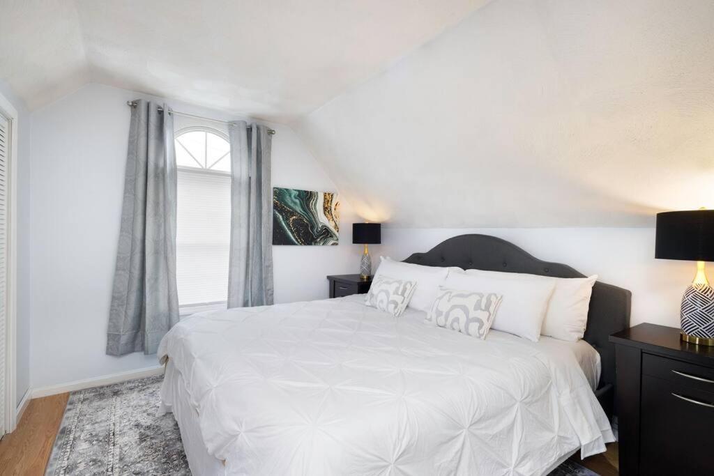 Four-Bedroom House photo 2