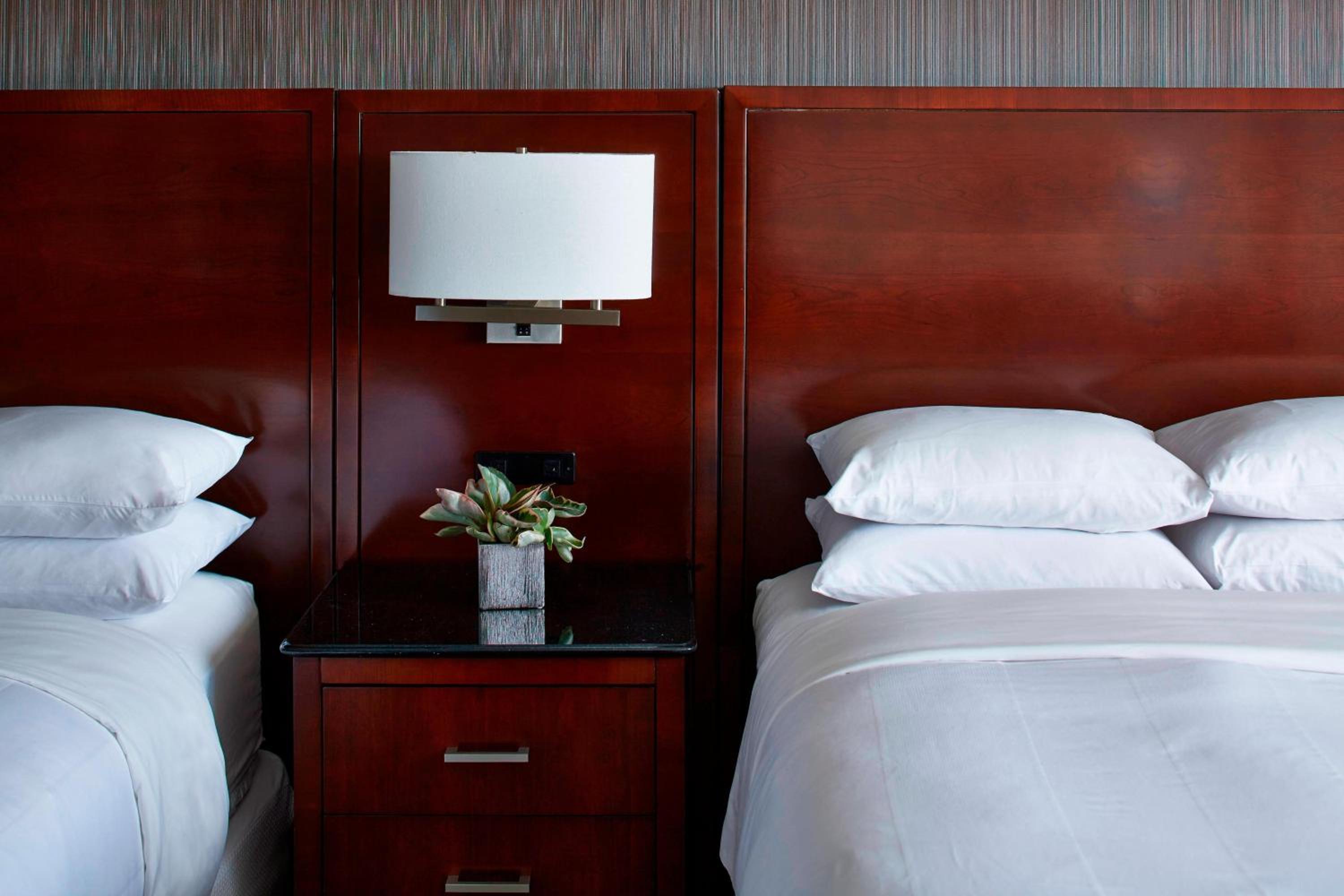 Double Room with Two Double Beds - Photo 2