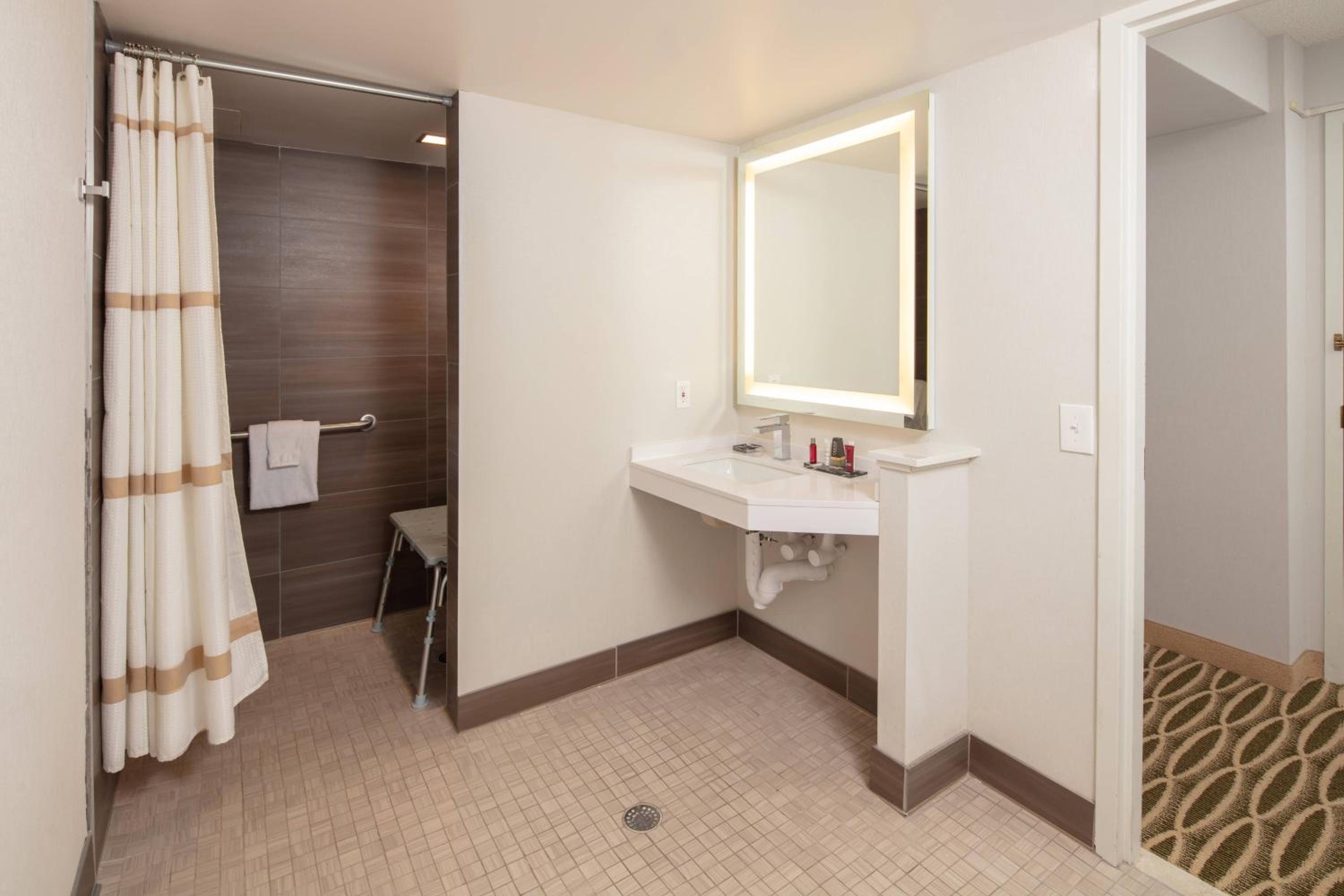 Double Room with Two Double Beds - Photo 3