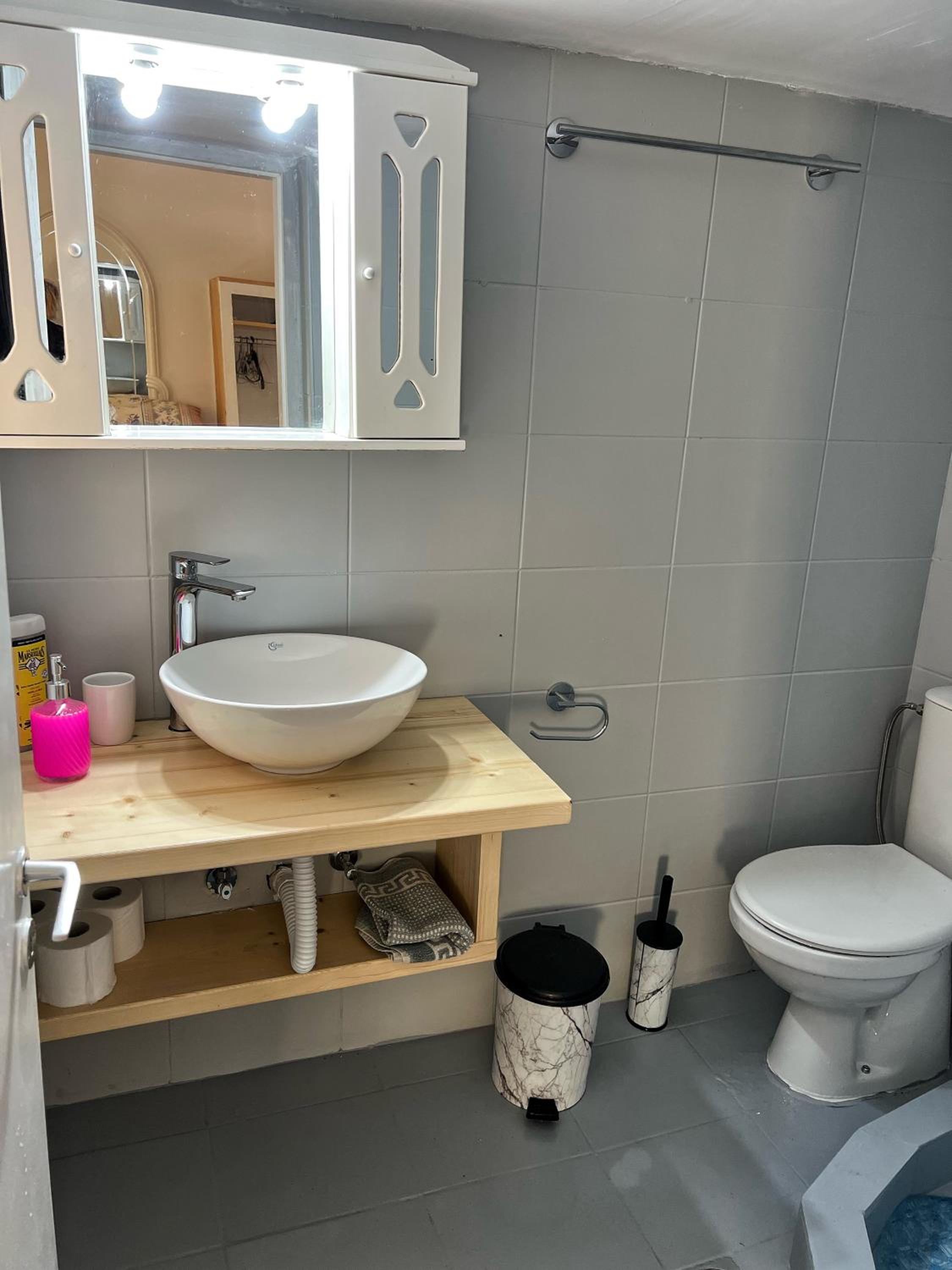 Deluxe Double Room (2 Adults + 1 Child) photo 2