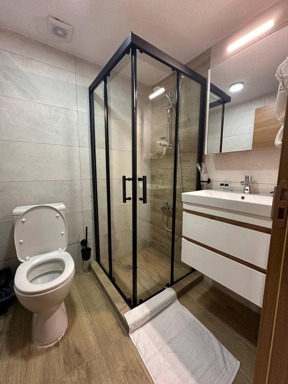 Double Room with Lake View photo 3