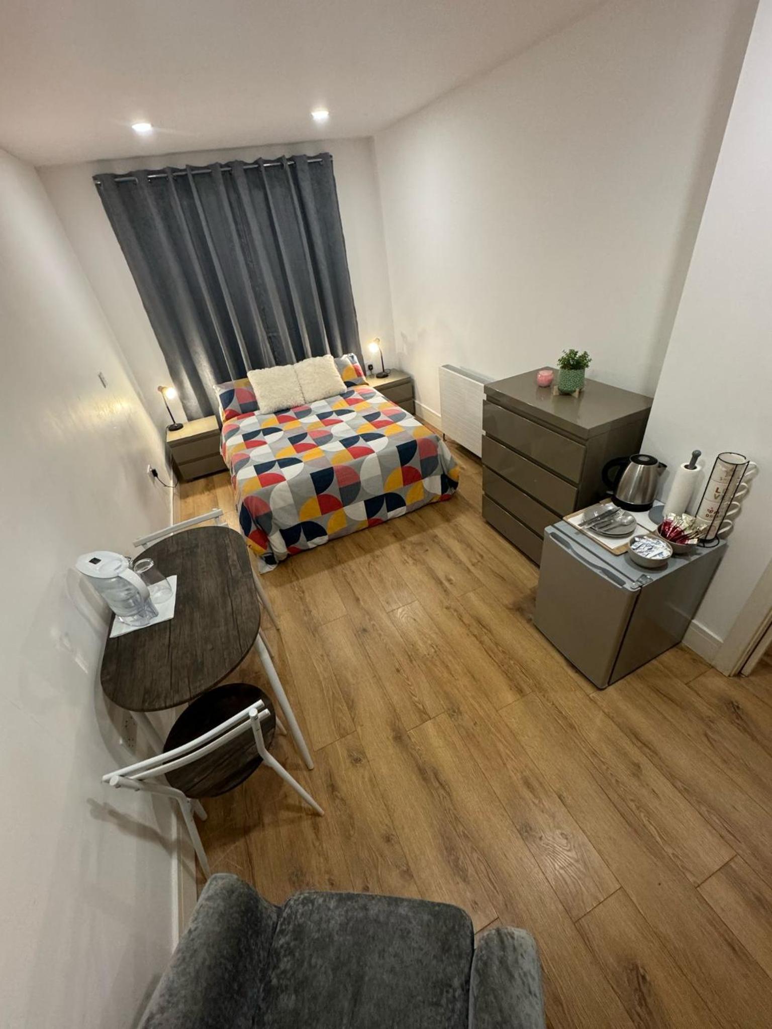 One-Bedroom Apartment photo 3