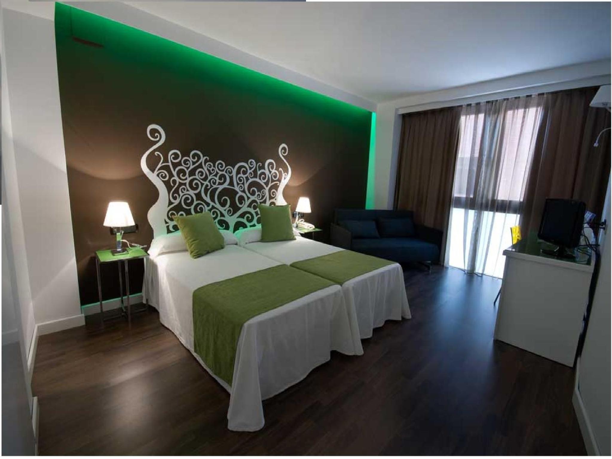 Double Room - Photo 11