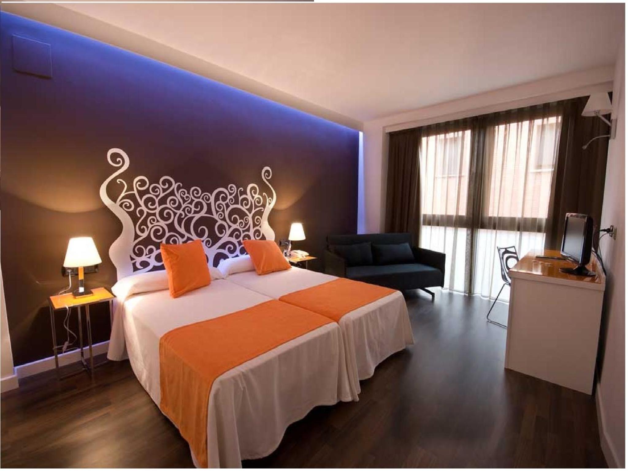 Double Room - Photo 14