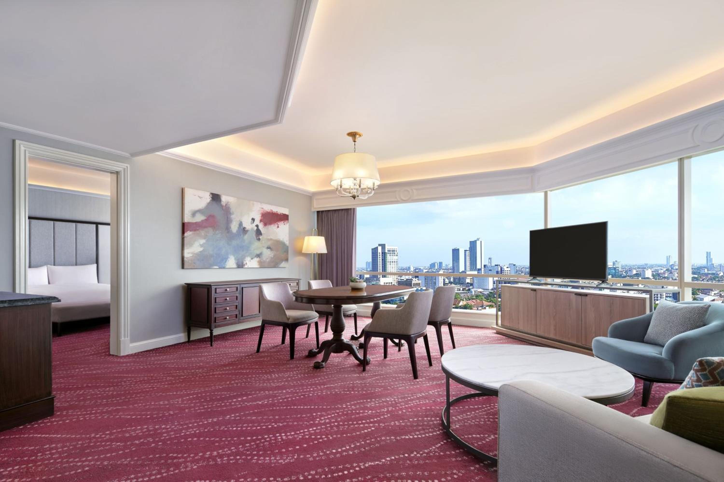 Premium Double Room with Two Double Beds and Skyline View - Photo 6