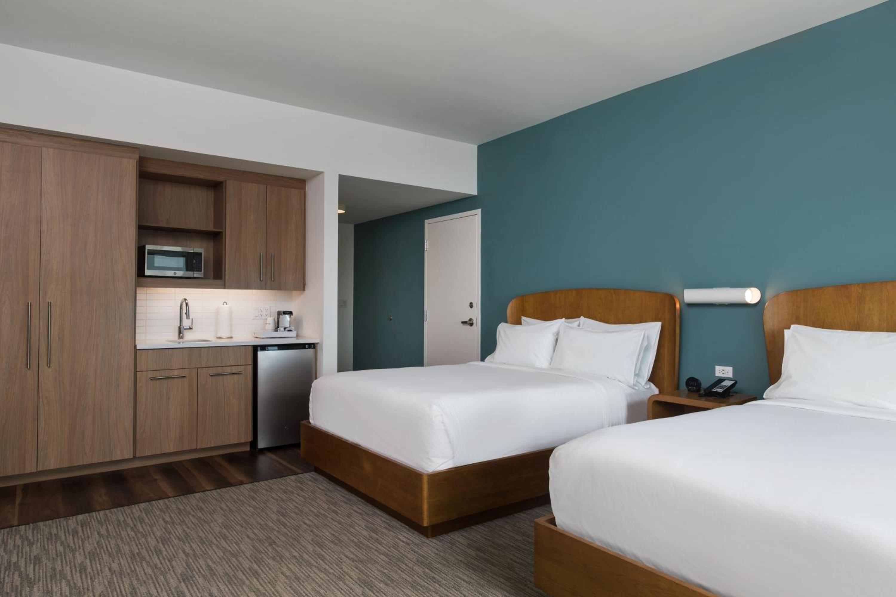 Standard Queen Room with Two Queen Beds - Hearing Accessible