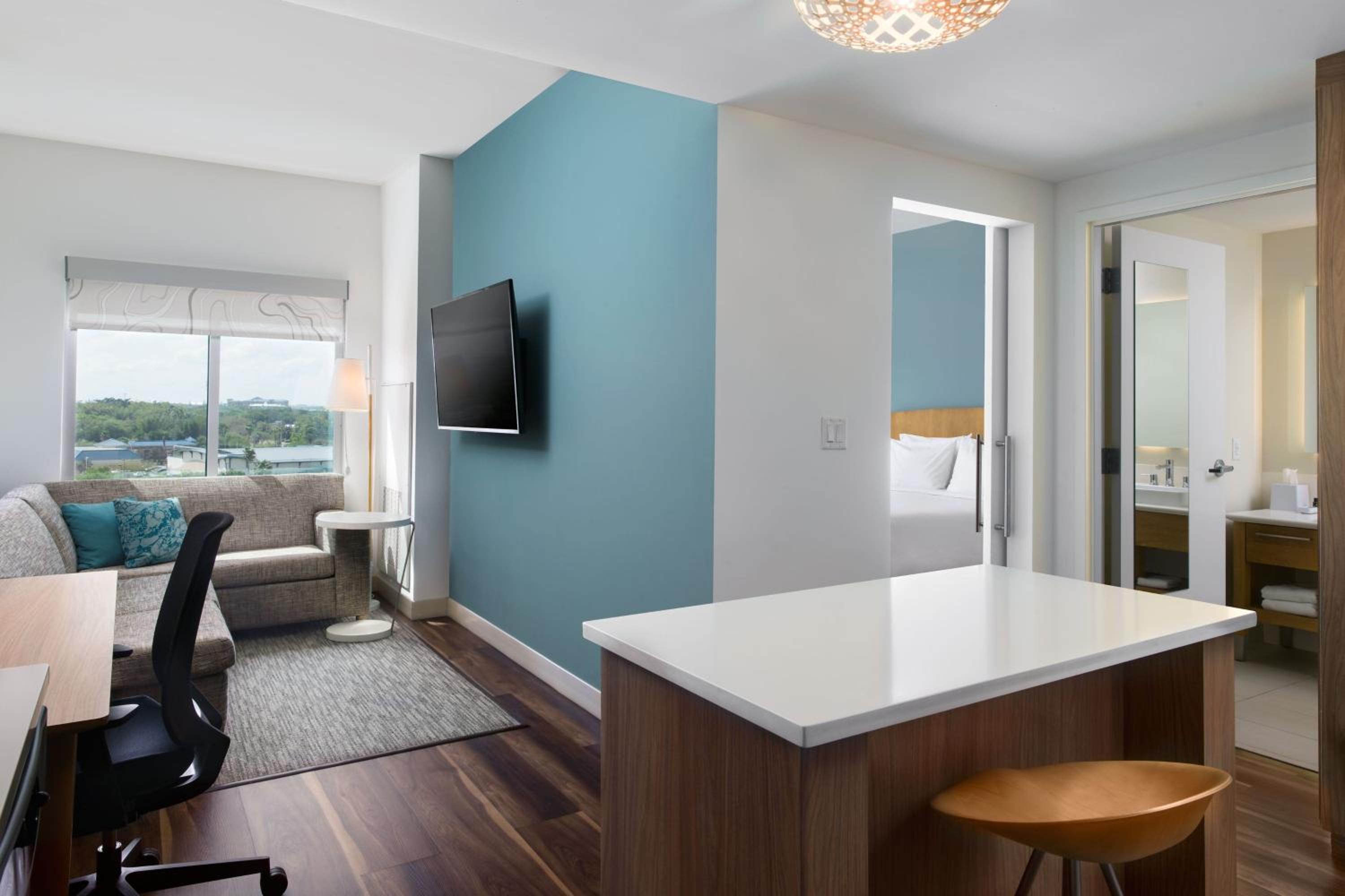 One-Bedroom King Suite with Sofa Bed (No Resort Fee)