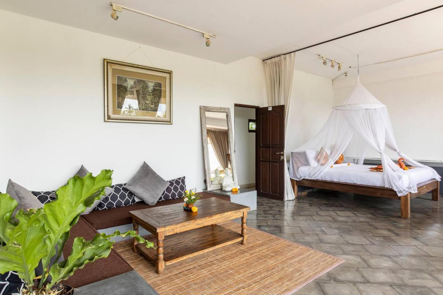Deluxe Double Room with Balcony - Photo 2