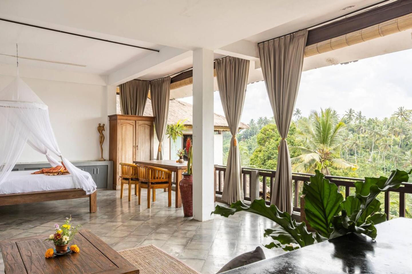Deluxe Double Room with Balcony - Photo 5