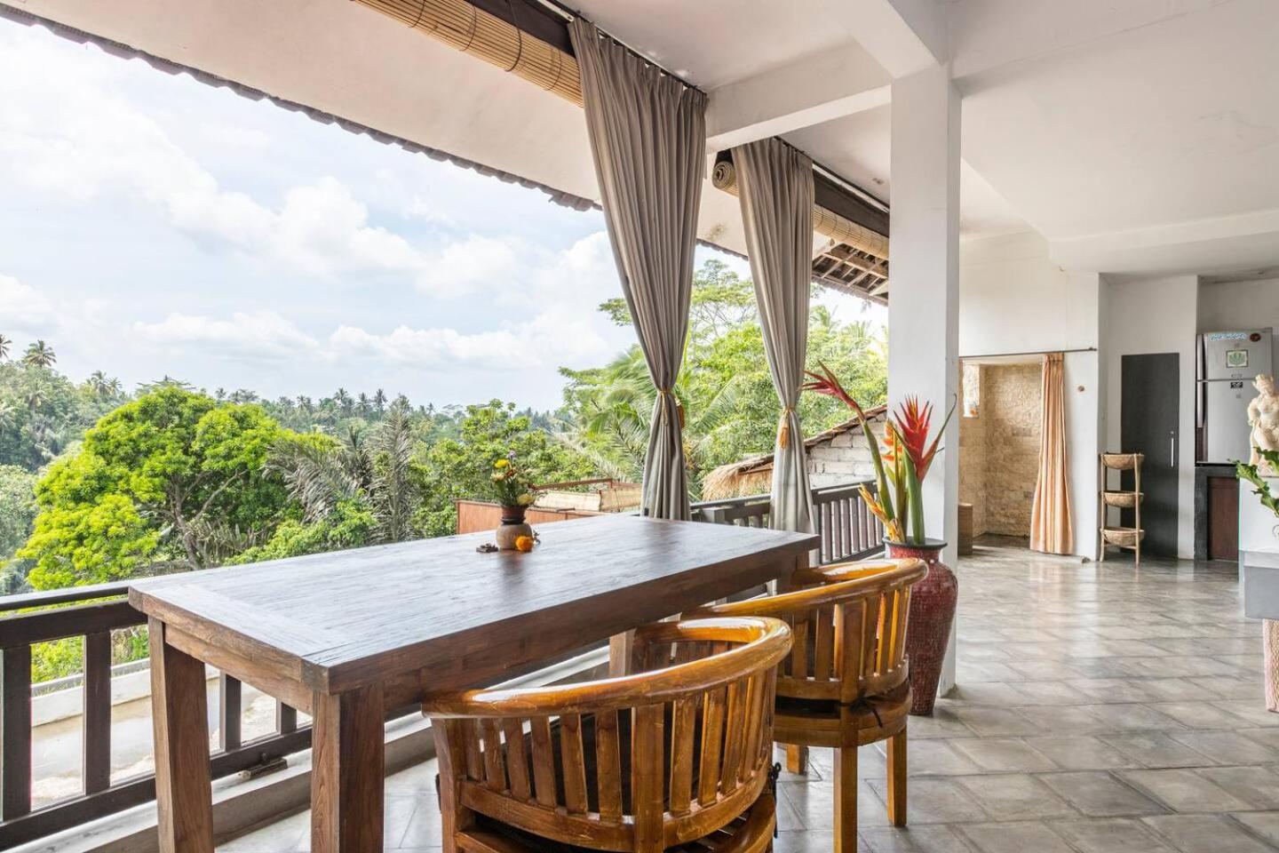 Deluxe Double Room with Balcony - Photo 6