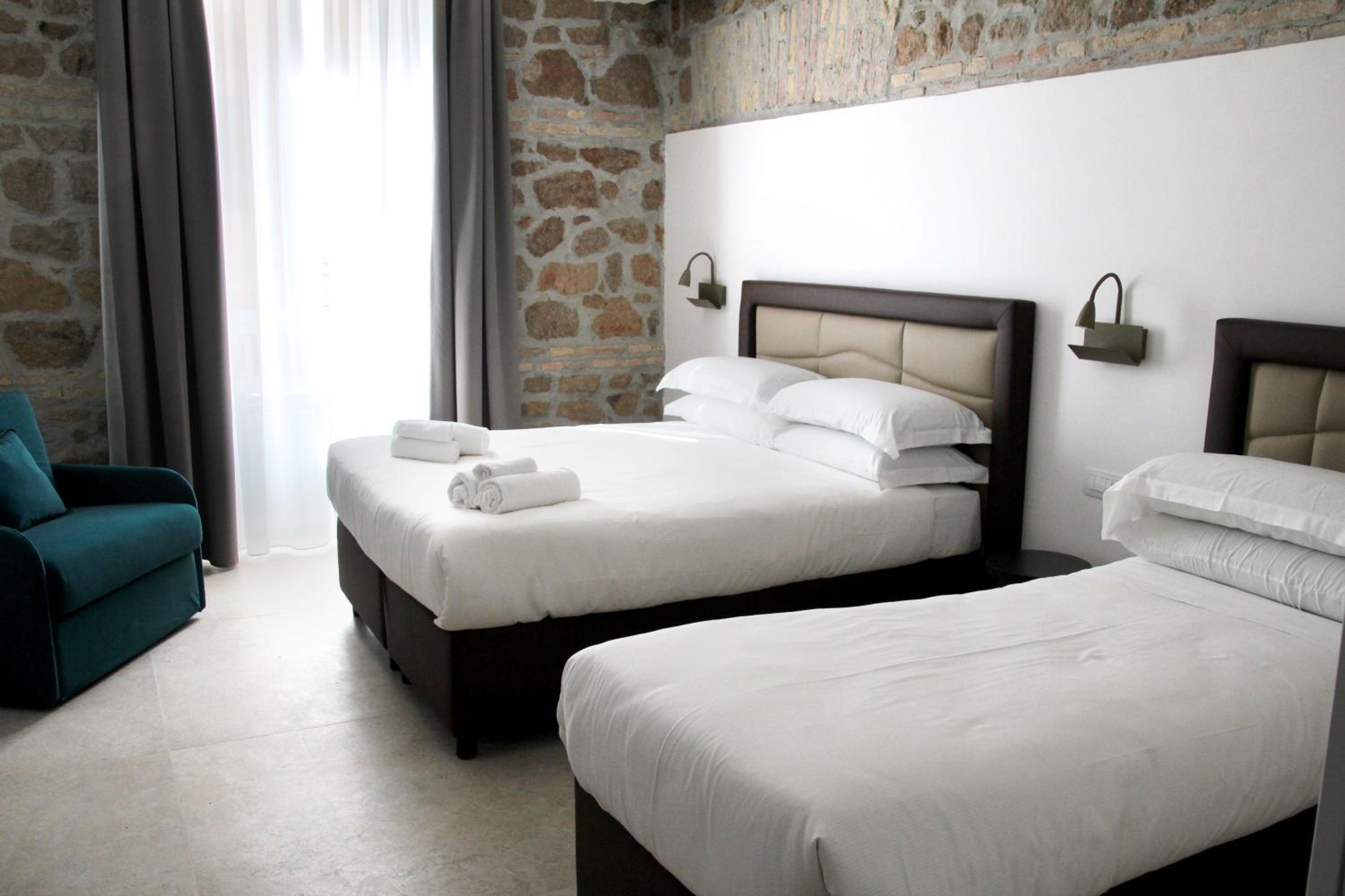Luxury Triple Room photo 3