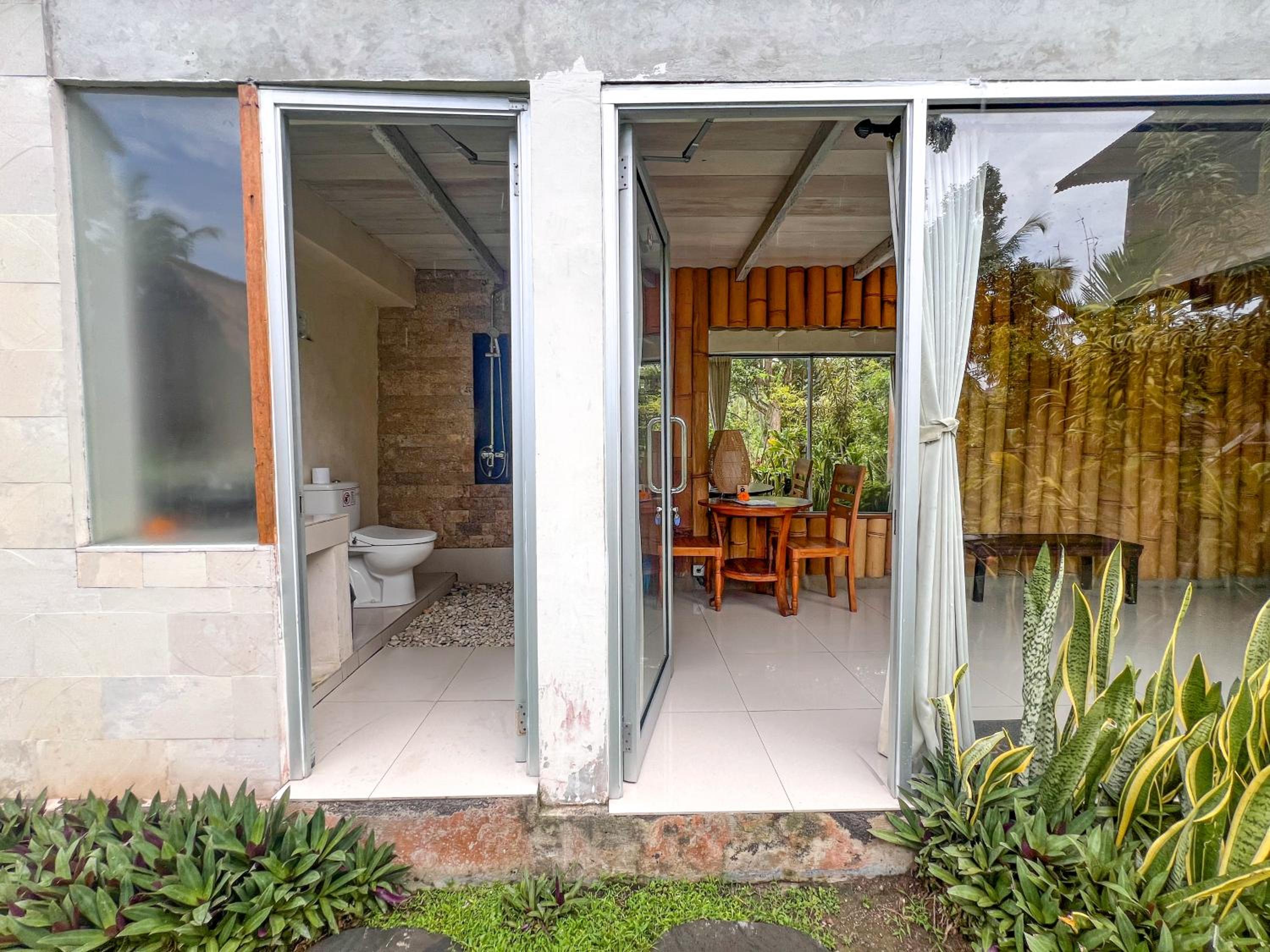 Double Room with Pool View - Photo 17